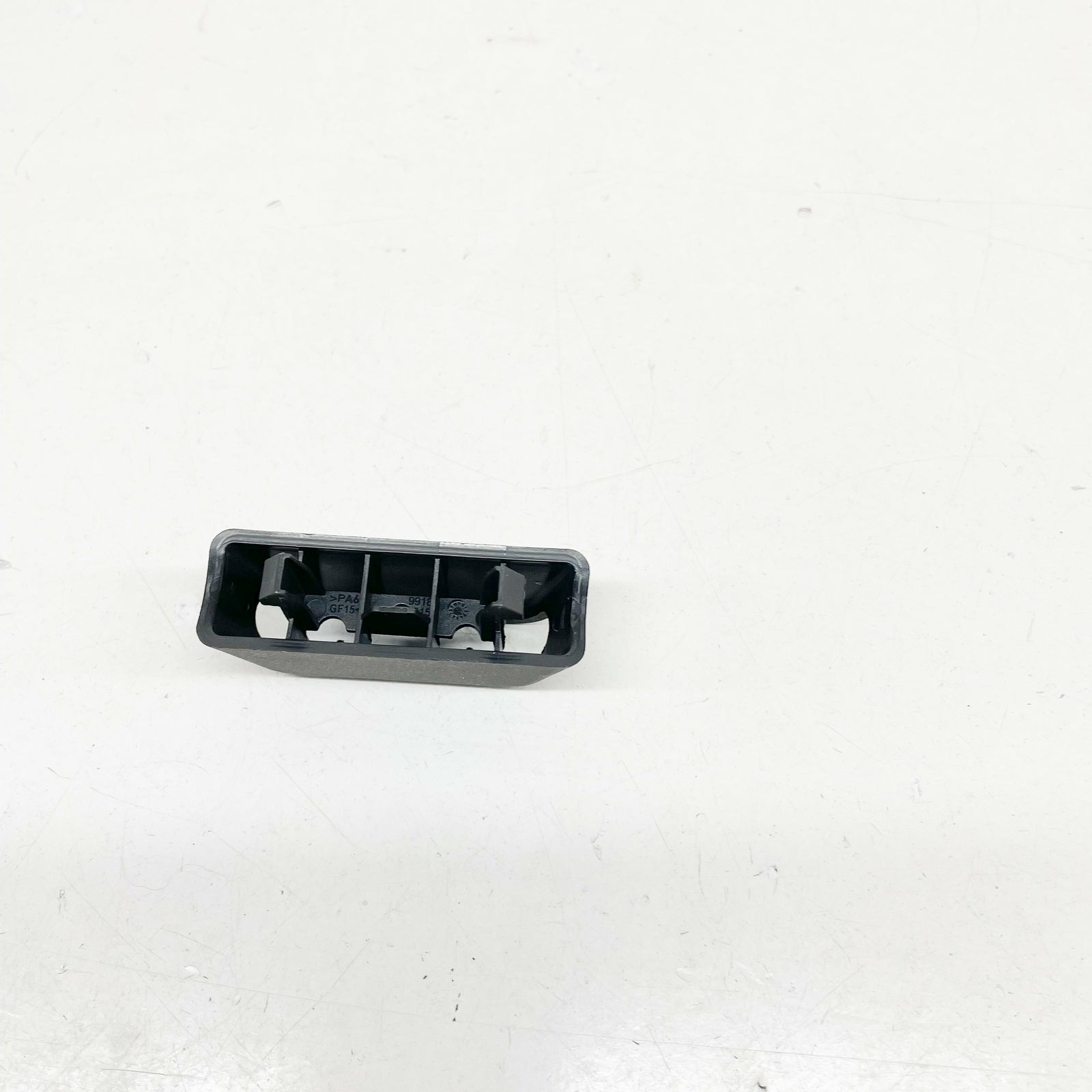new ford mondeo mk5 estate load compartment trim centre clip 1891183 original