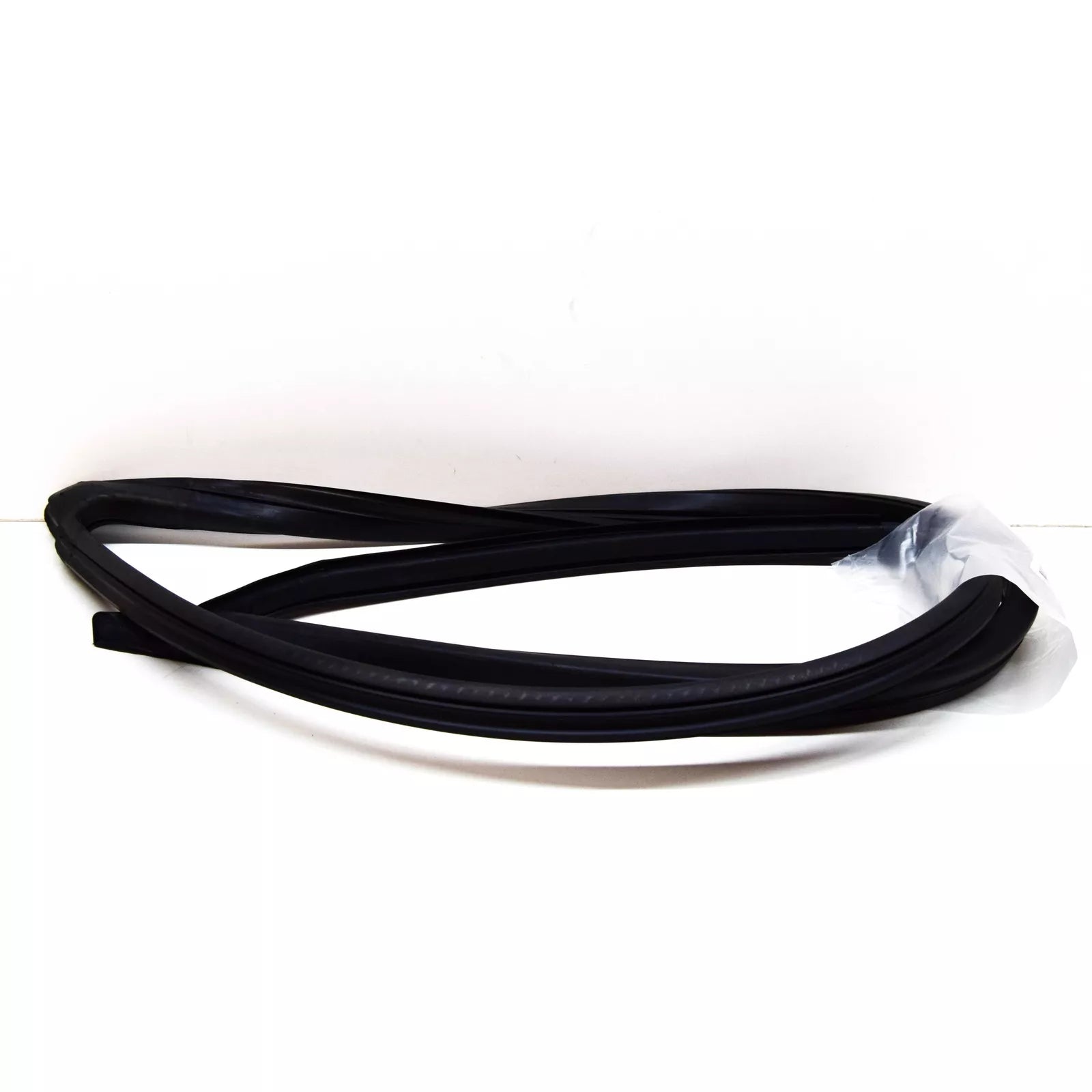 NEW MERCEDES-BENZ E W124 REAR LEFT SIDE WINDOW SEALING FRAME A1246701939
