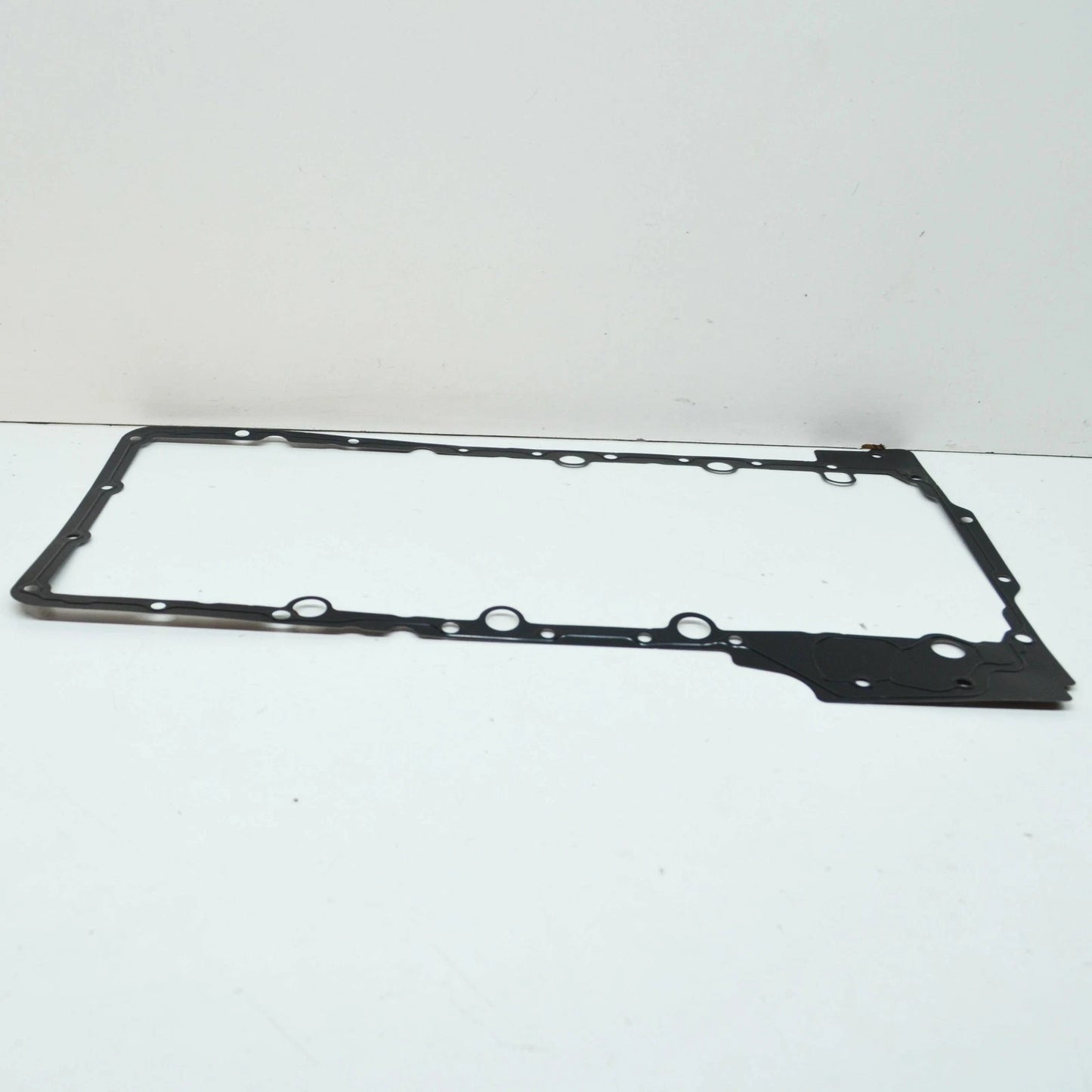 NEW BMW M5 F90 UPPER ENGINE OIL PAN GASKET 11137852273 ORIGINAL