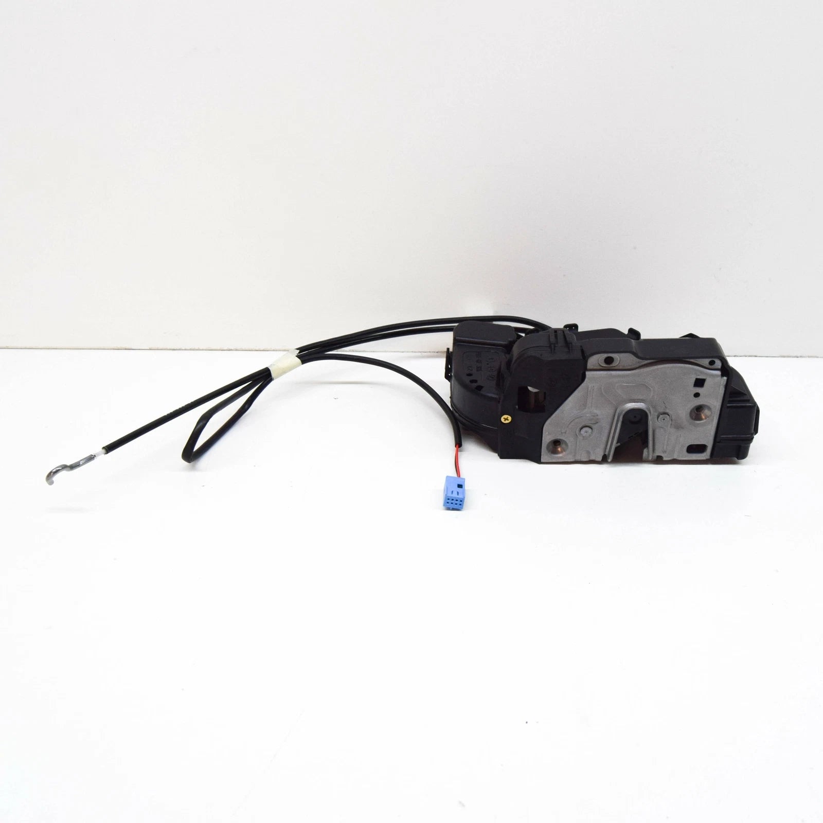 NEW MERCEDES-BENZ E-CLASS W211 REAR LEFT DOOR LOCK A2117300735
