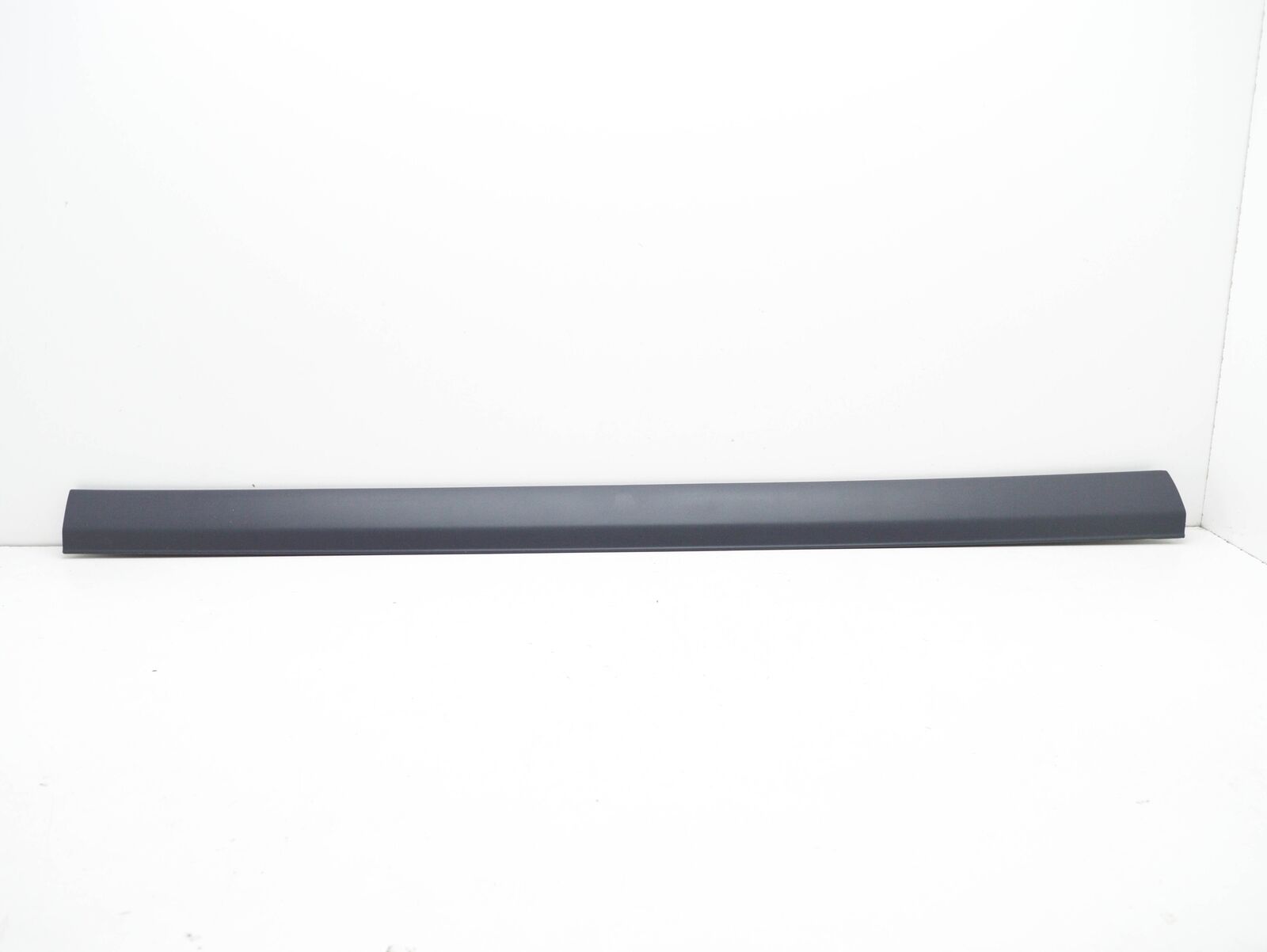 Genuine Mb Vito W639 Front Right Door Lower Moulding Trim A63969011627 G99 Original