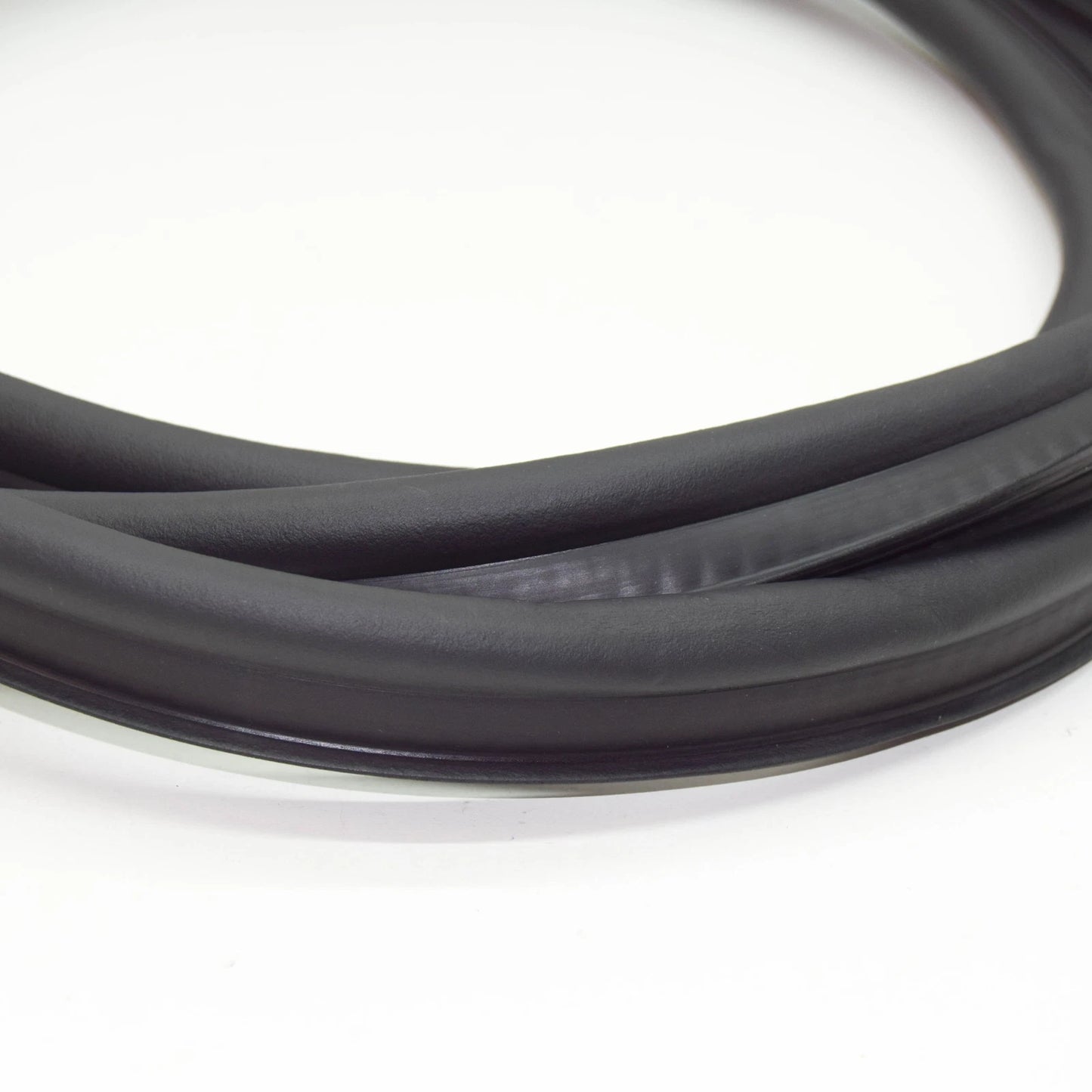 NEW MERCEDES-BENZ E W210 REAR TRUNK LID SEAL A2107500198 ORIGINAL