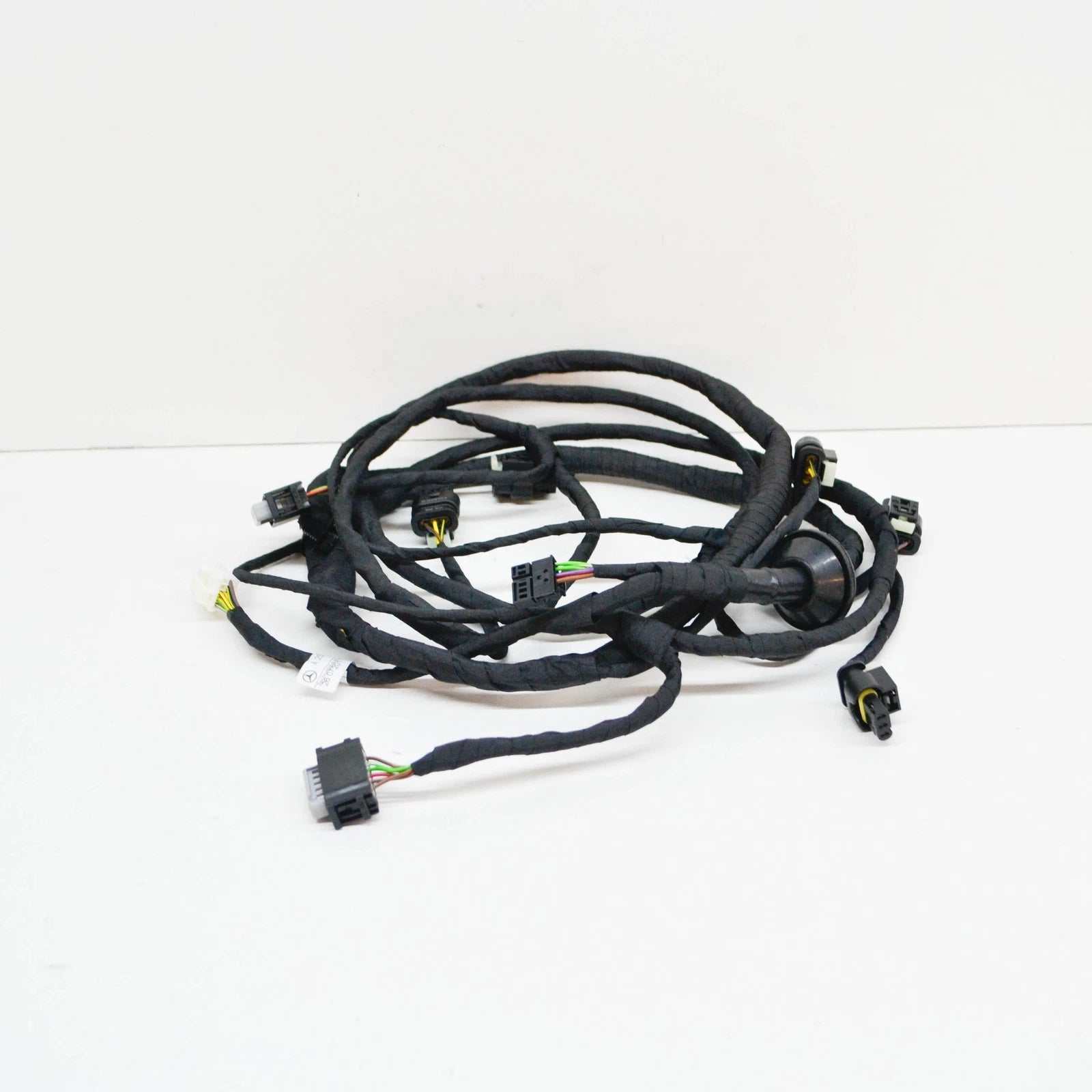 NEW MERCEDES-BENZ E-CLASS COUPE C207 REAR PARKING SENSOR WIRING A2074401508