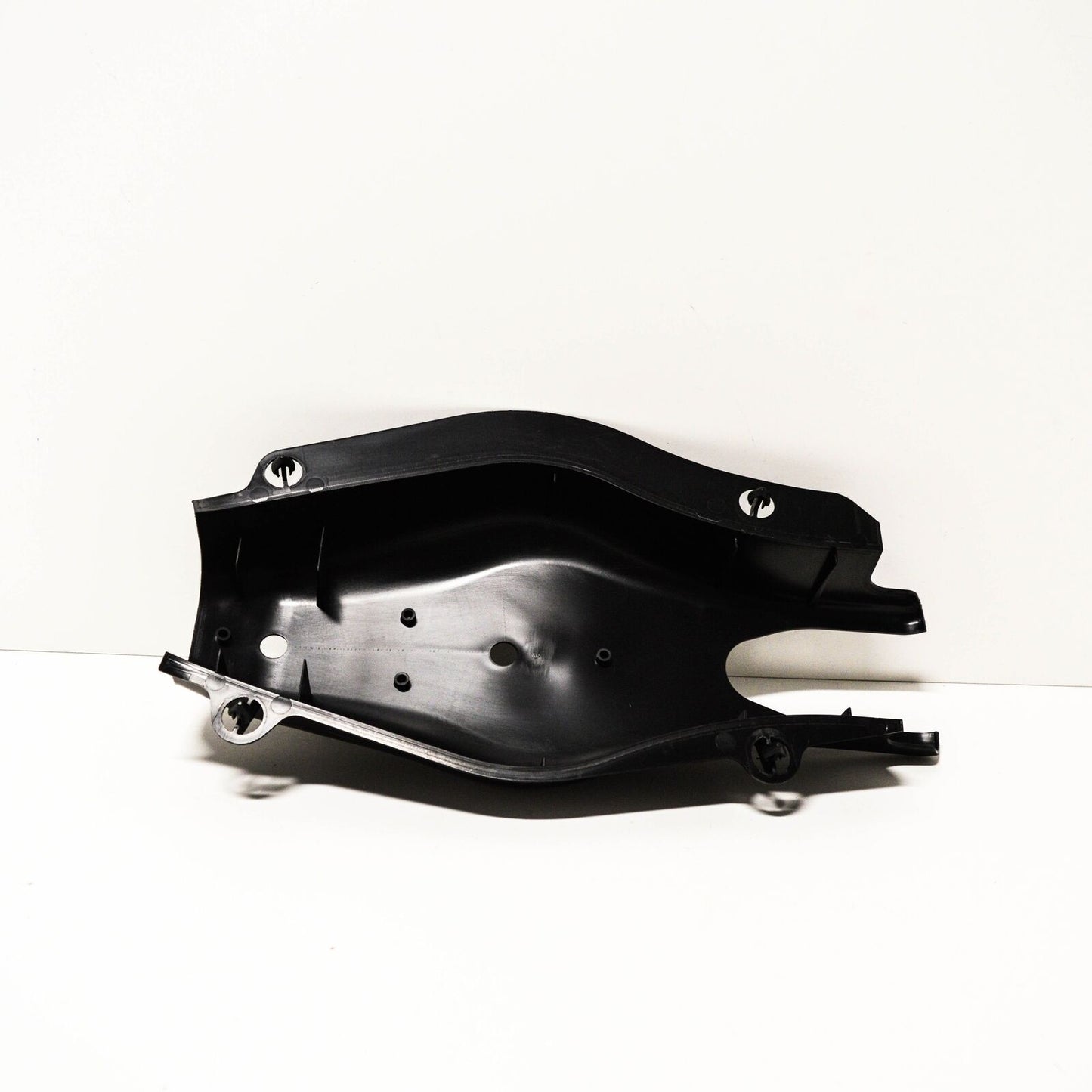 NEW MERCEDES BENZ C W204 REAR LEFT LOWER CONTROL ARM COVER A2043521588 ORIGINAL