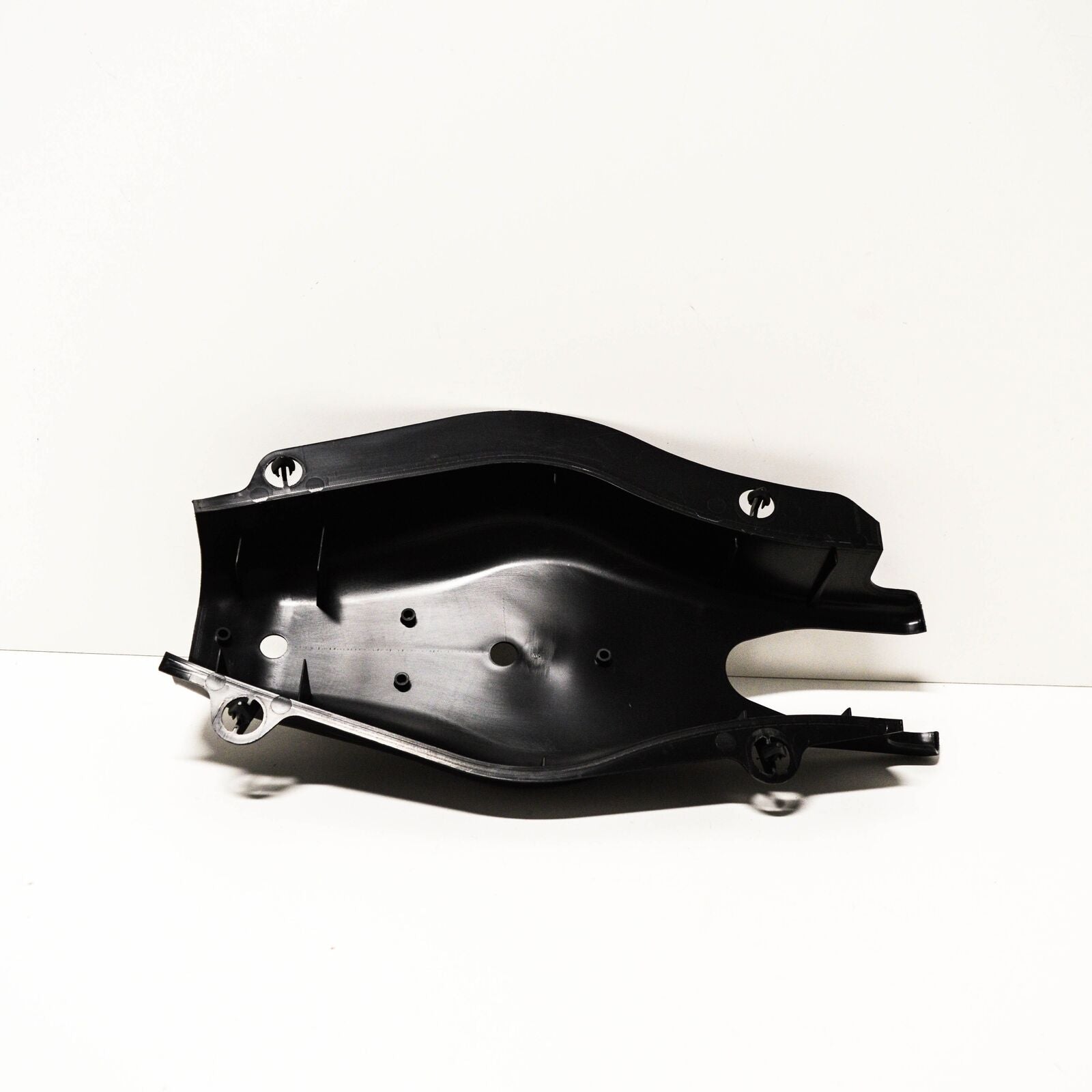 NEW MERCEDES BENZ C W204 REAR LEFT LOWER CONTROL ARM COVER A2043521588 ORIGINAL