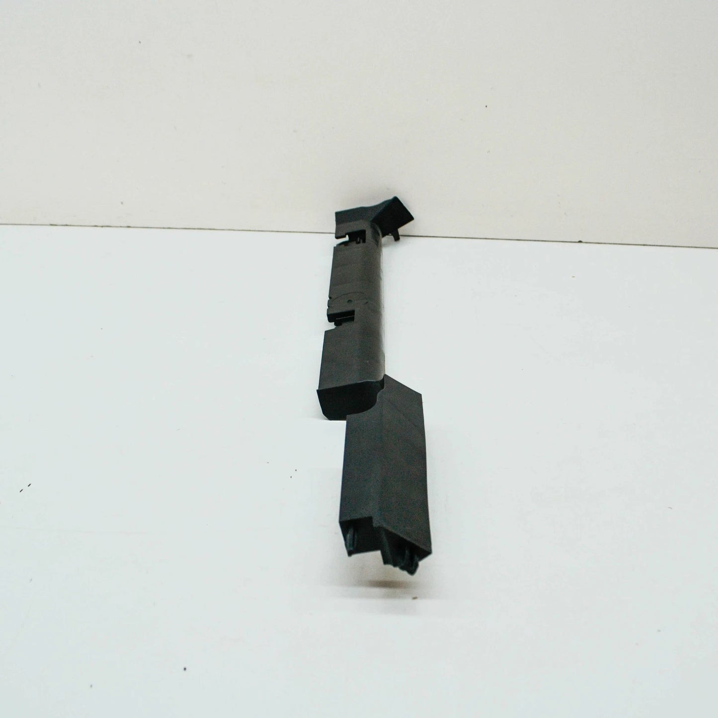 NEW BMW X3 G01 M F97 COOLANT RADIATOR RIGHT HOLDER 17118642757 ORIGINAL