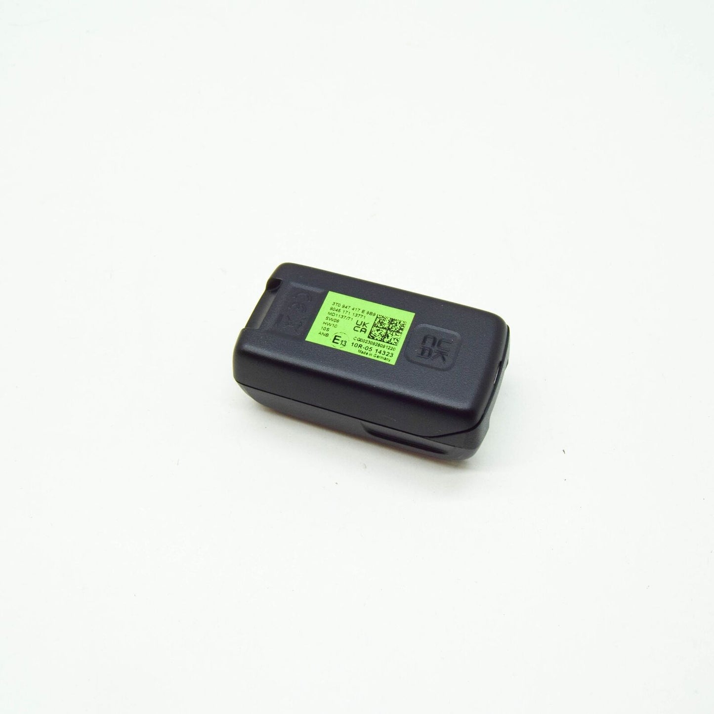 NEW SKODA SUPERB MK3 REAR MAGNETIC TORCH 3T0947417E9B9 ORIGINAL