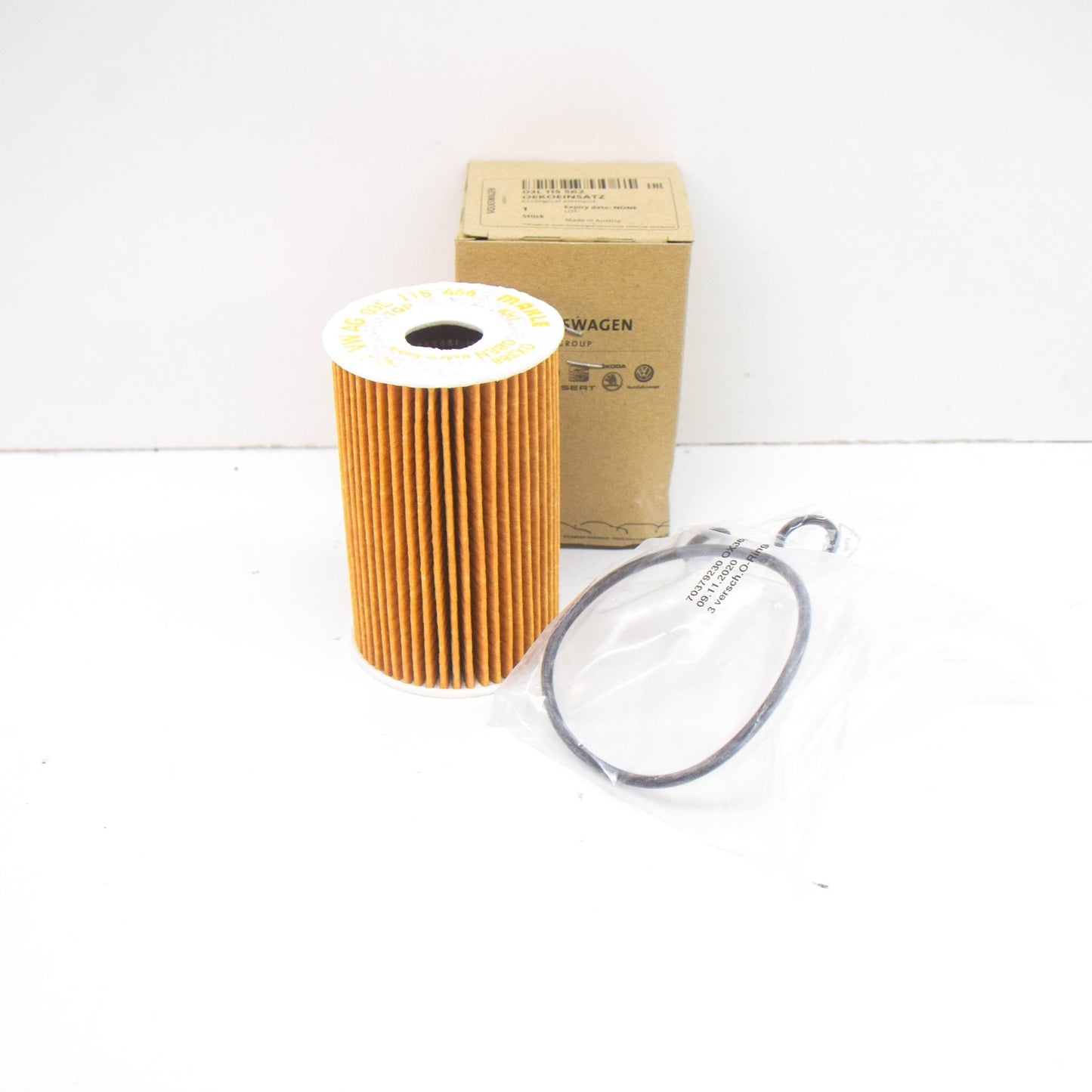 NEW AUDI Q5 8R OIL FILTER WITH GASKET 03L115562 ORIGINAL