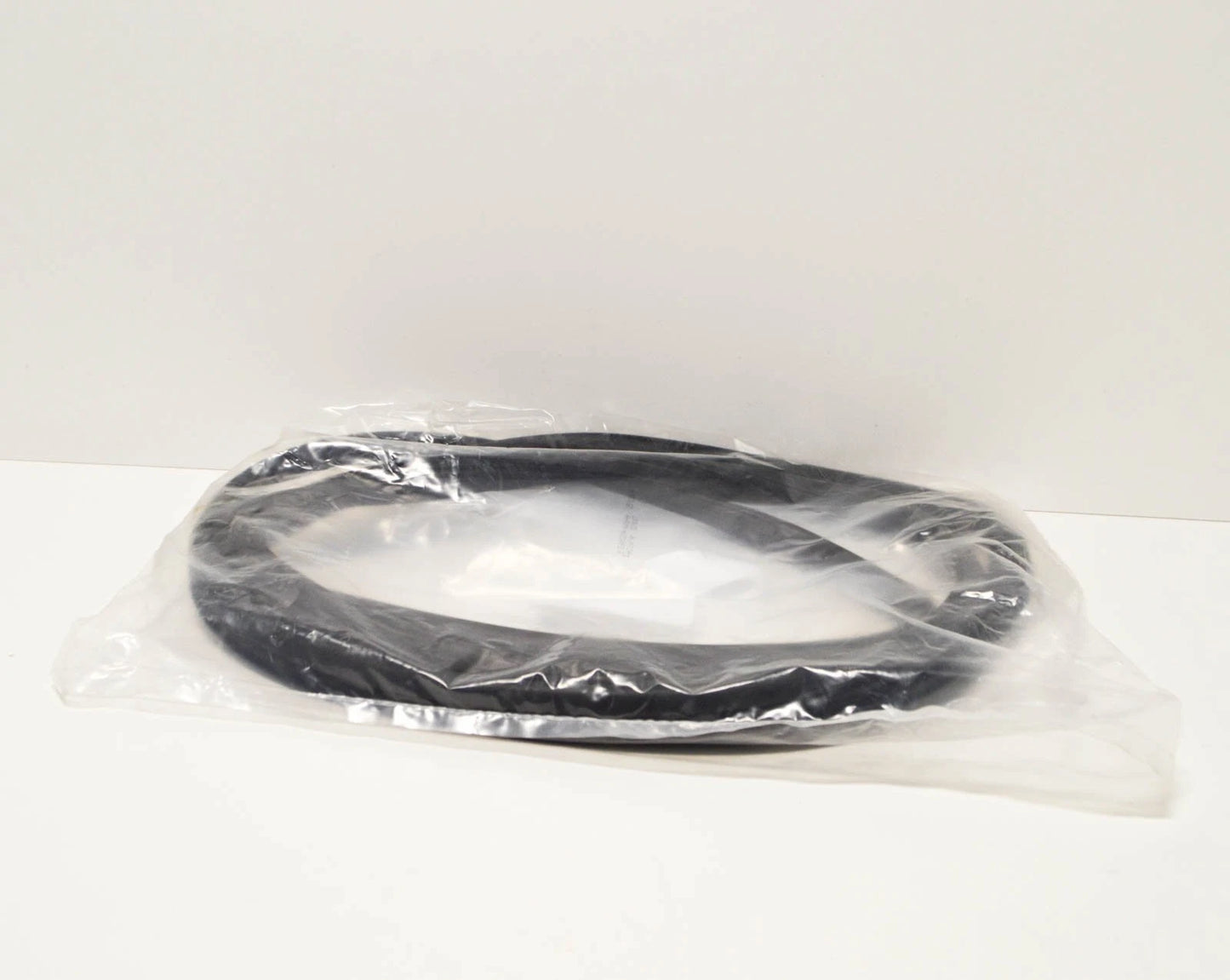 NEW MERCEDES-BENZ G W463 FRONT WINDSCREEN SEAL A4606710320 ORIGINAL