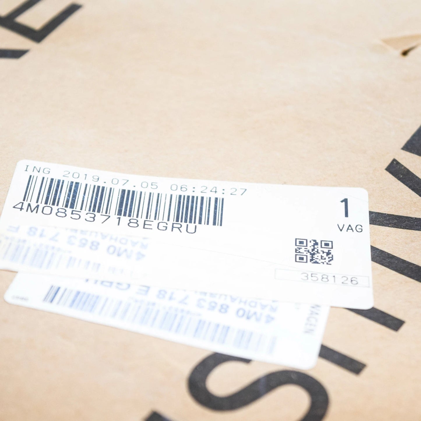 NEW AUDI Q7 4M FRONT RIGHT WHEEL ARCH MOLDING TRIM 4M0853718EGRU ORIGINAL