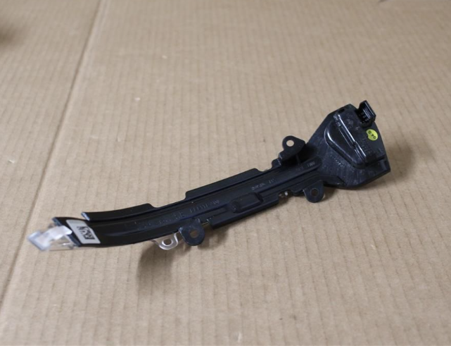NEW SEAT ARONA KJ FRONT LEFT DOOR MIRROR TURN INDICATOR 5F0949101B ORIGINAL