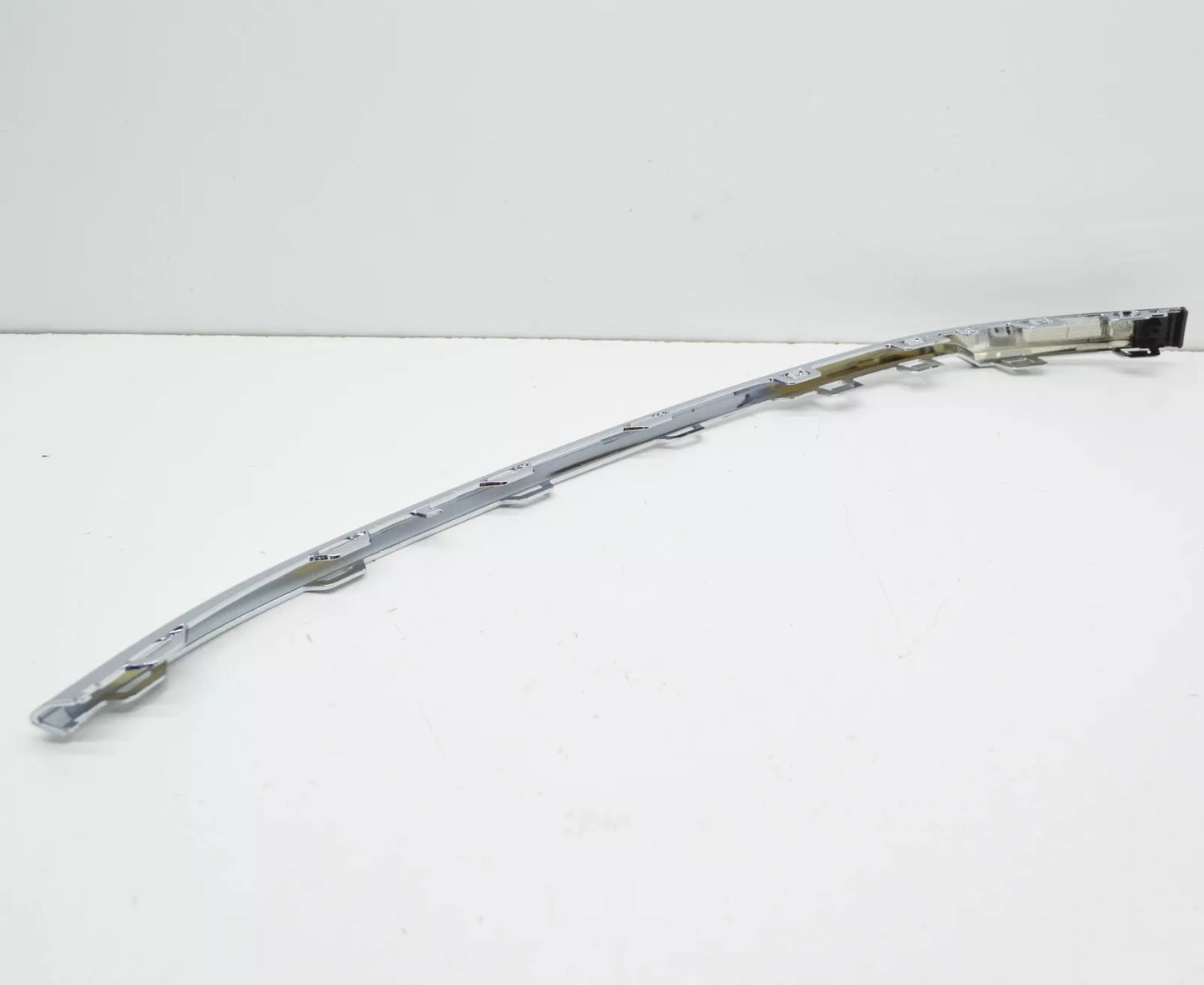 NEW VOLKSWAGEN PASSAT B8 FRONT LEFT BUMPER MOLDING 3G0853253D2ZZ ORIGINAL