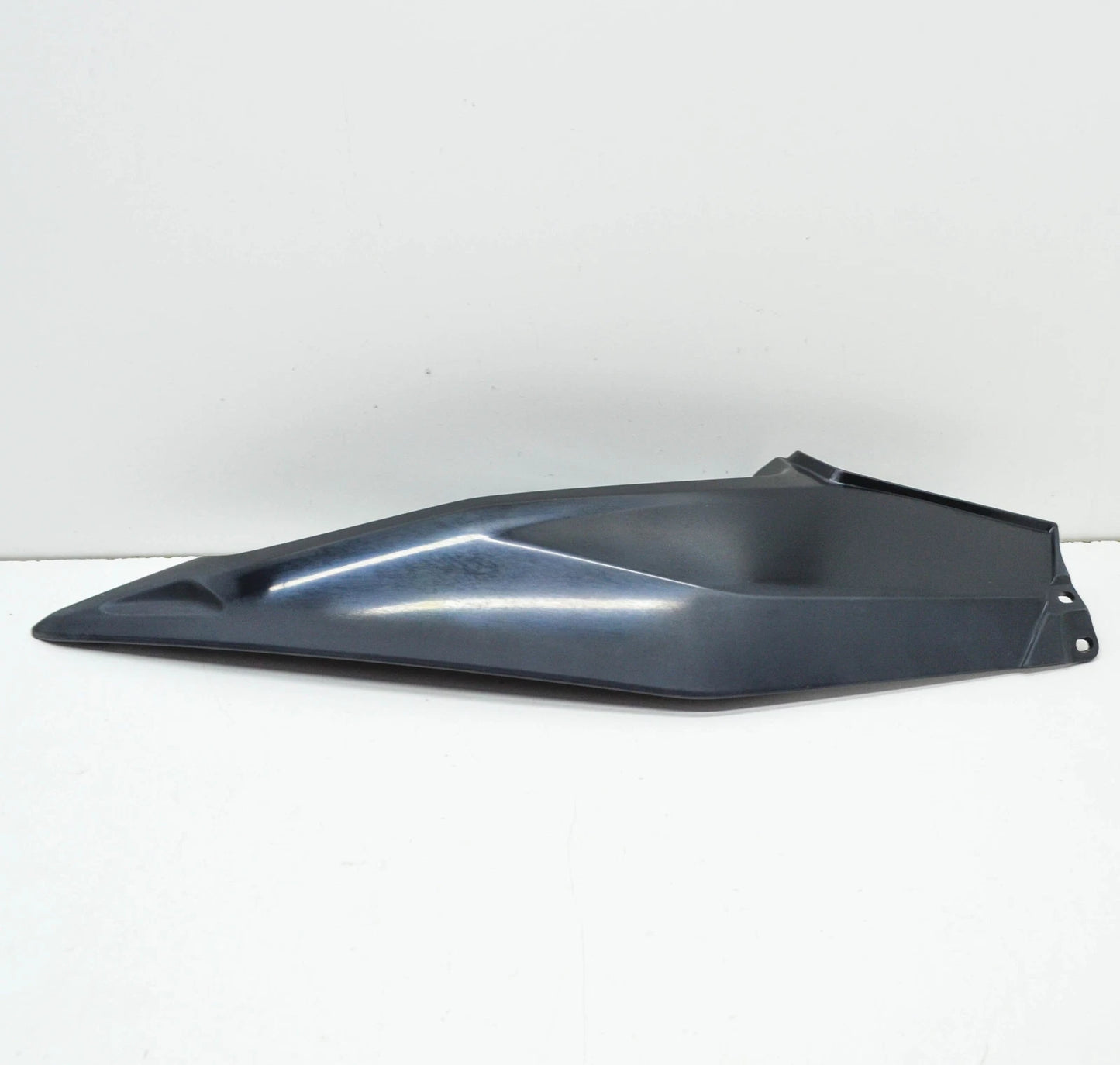 NEW BMW K1600 GT UPPER RIGHT TANK COVER 46637727446 ORIGINAL