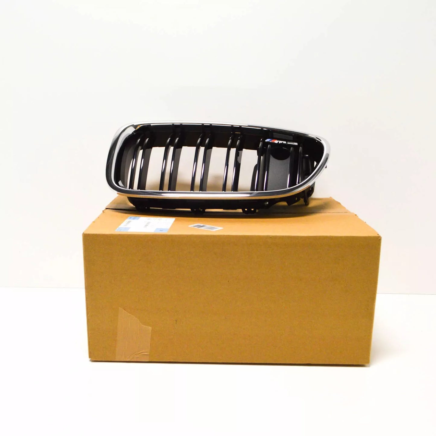 NEW BMW 5 F10 M5 FRONT BUMPER LEFT SIDE RADIATOR GRILLE 51138057229 ORIGINAL