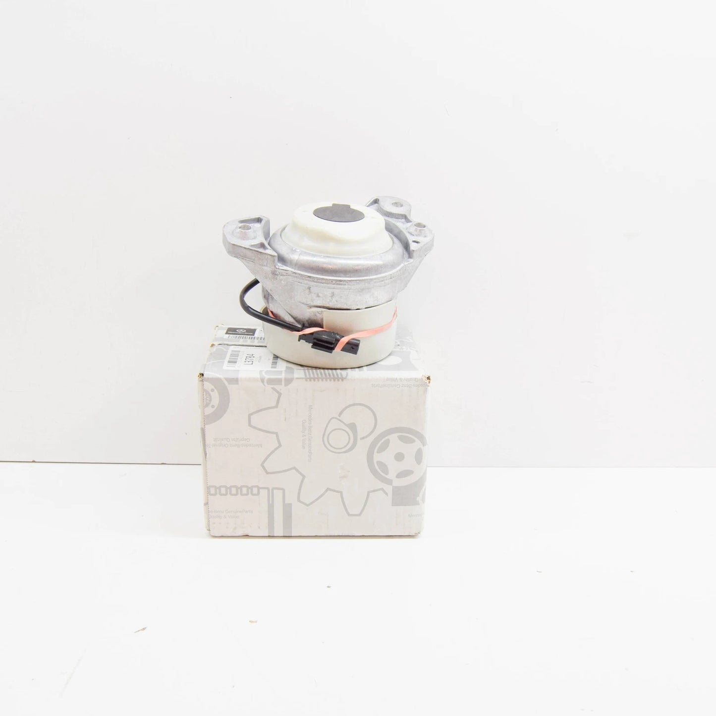 NEW MERCEDES-BENZ E W213 RIGHT SIDE ENGINE MOUNT A2132405200 ORIGINAL