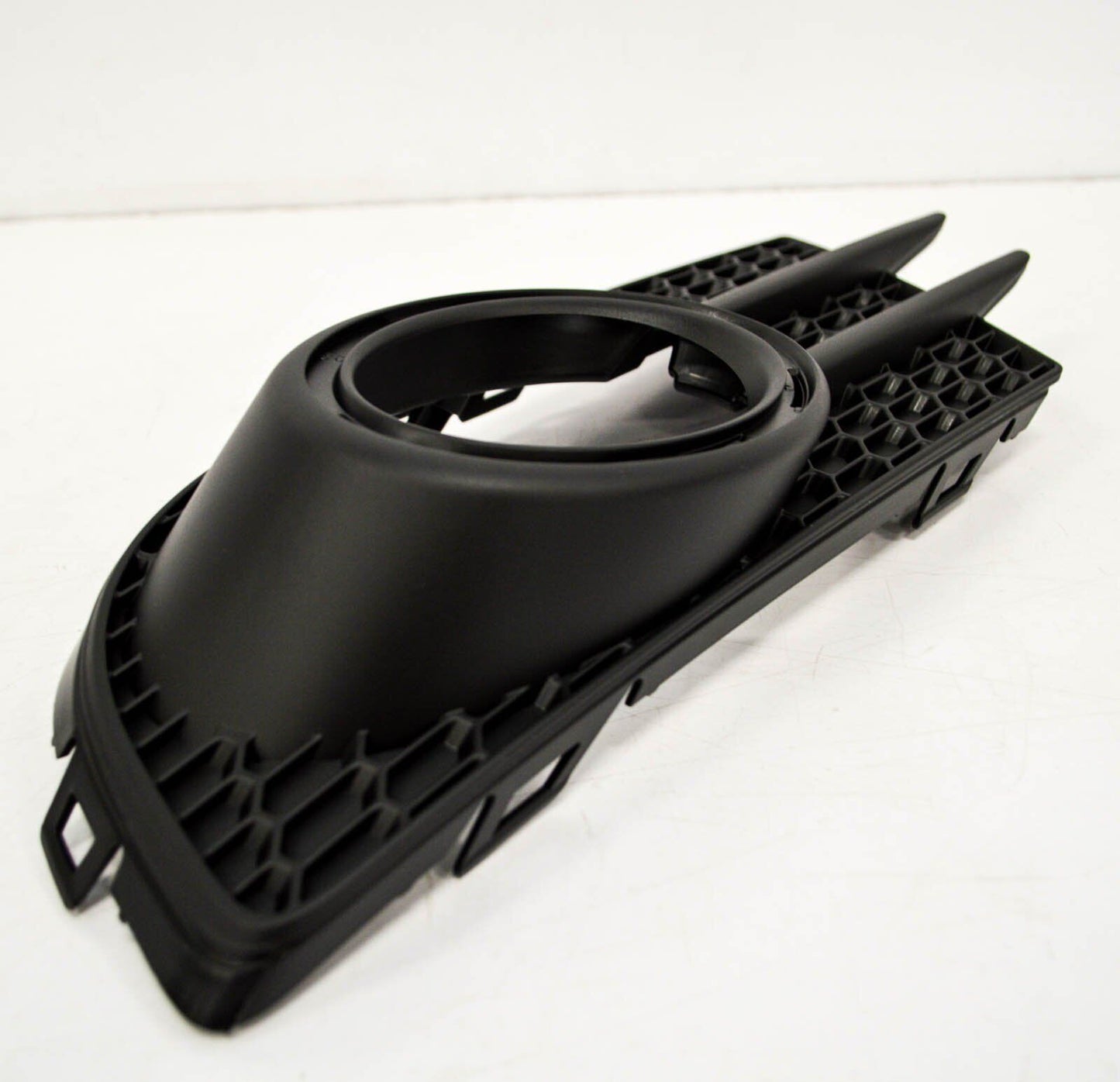 NEW VOLKSWAGEN TIGUAN MK1 GRILL FRONT LEFT 5N0853665H9B9 2016 ORIGINAL