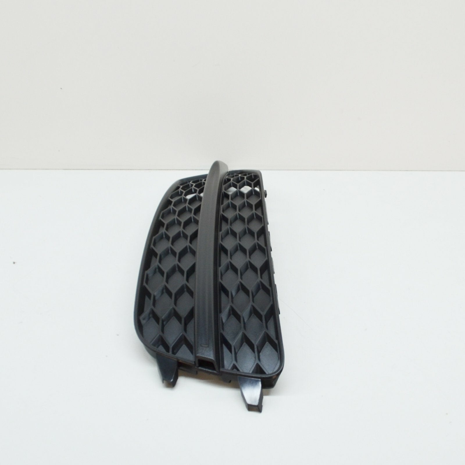Genuine Audi A6 C7 Right Fog Light Surround Grille 4G0807682D9B9 2011 S-Line