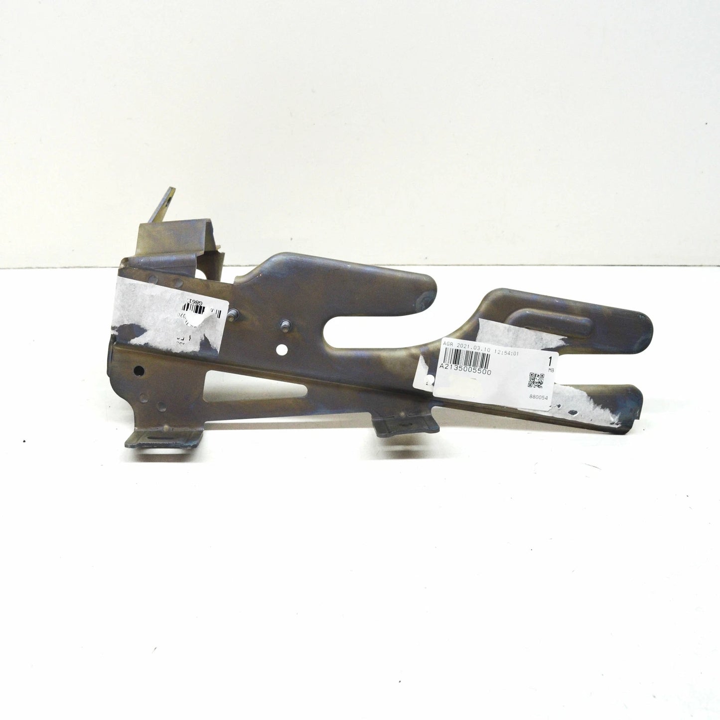 NEW MERCEDES-BENZ E W213 LEFT RADIATOR BRACKET MOUNT A2135005500