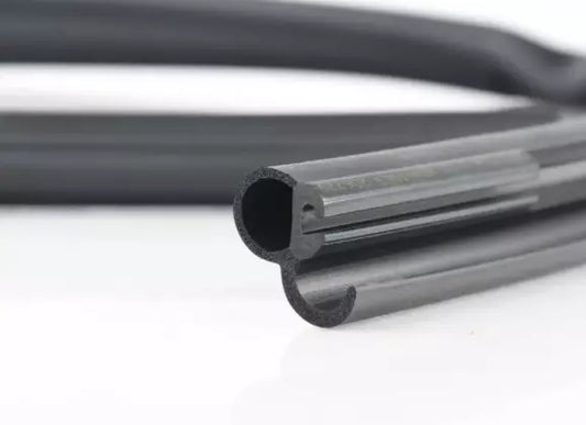 NEW BMW X1 F48 FRONT BONNET HOOD SEAL 51767329384 ORIGINAL