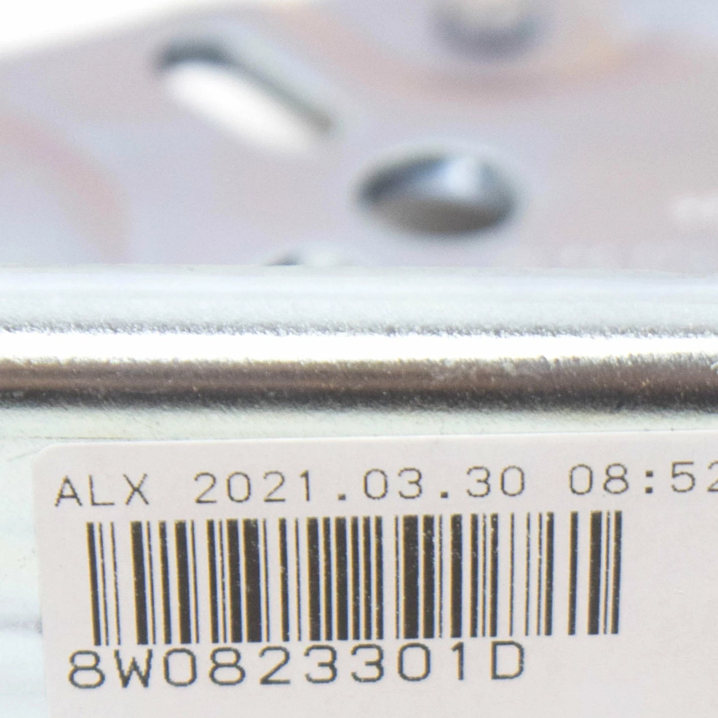 NEW AUDI A4 AVANT B9 BONNET LEFT SIDE HINGE 8W0823301D