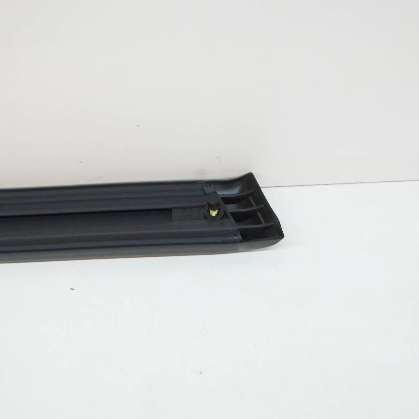 NEW BMW 5 E28 FRONT BUMPER LEFT RUBBER STRIP 51111868101 1868101 ORIGINAL