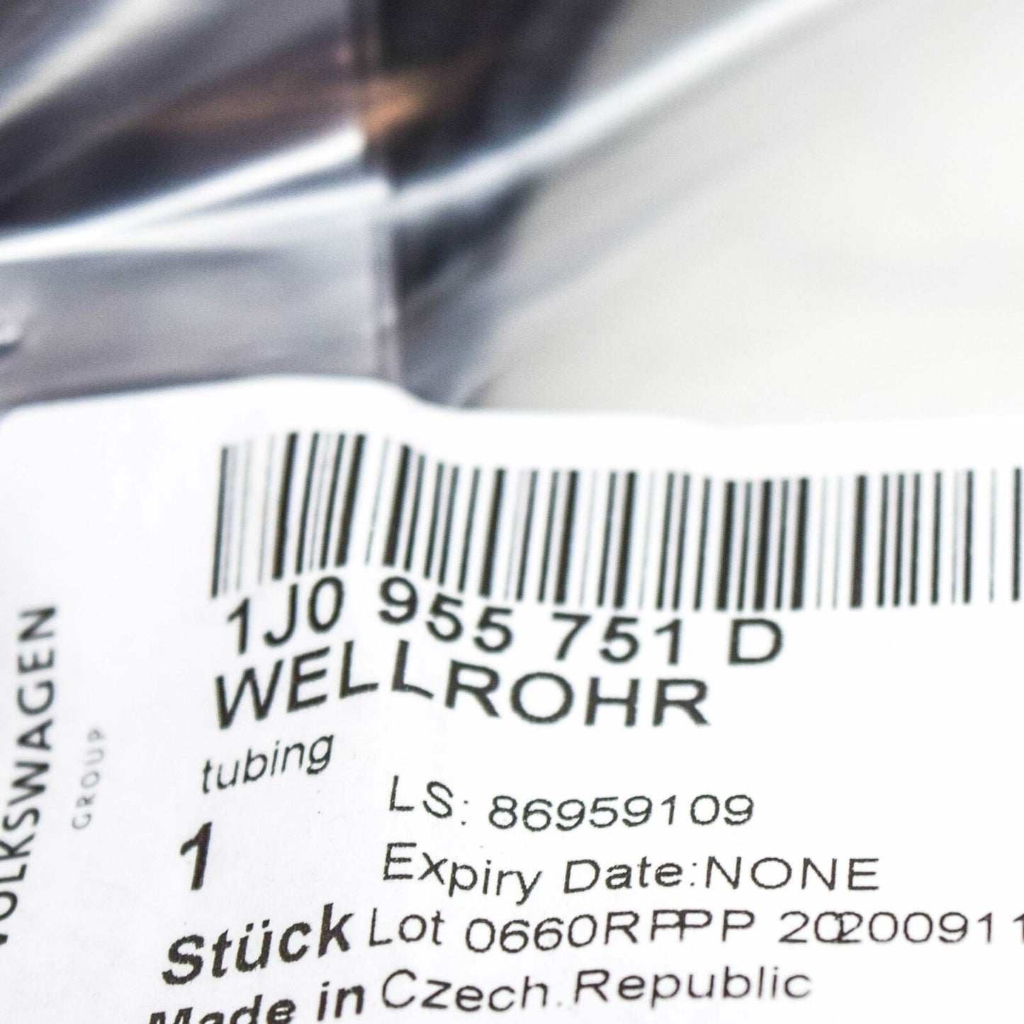 NEW AUDI A1 8X FRONT WINDSCREEN WASHER SYSTEM CORRUGATED PIPE 1J0955751D