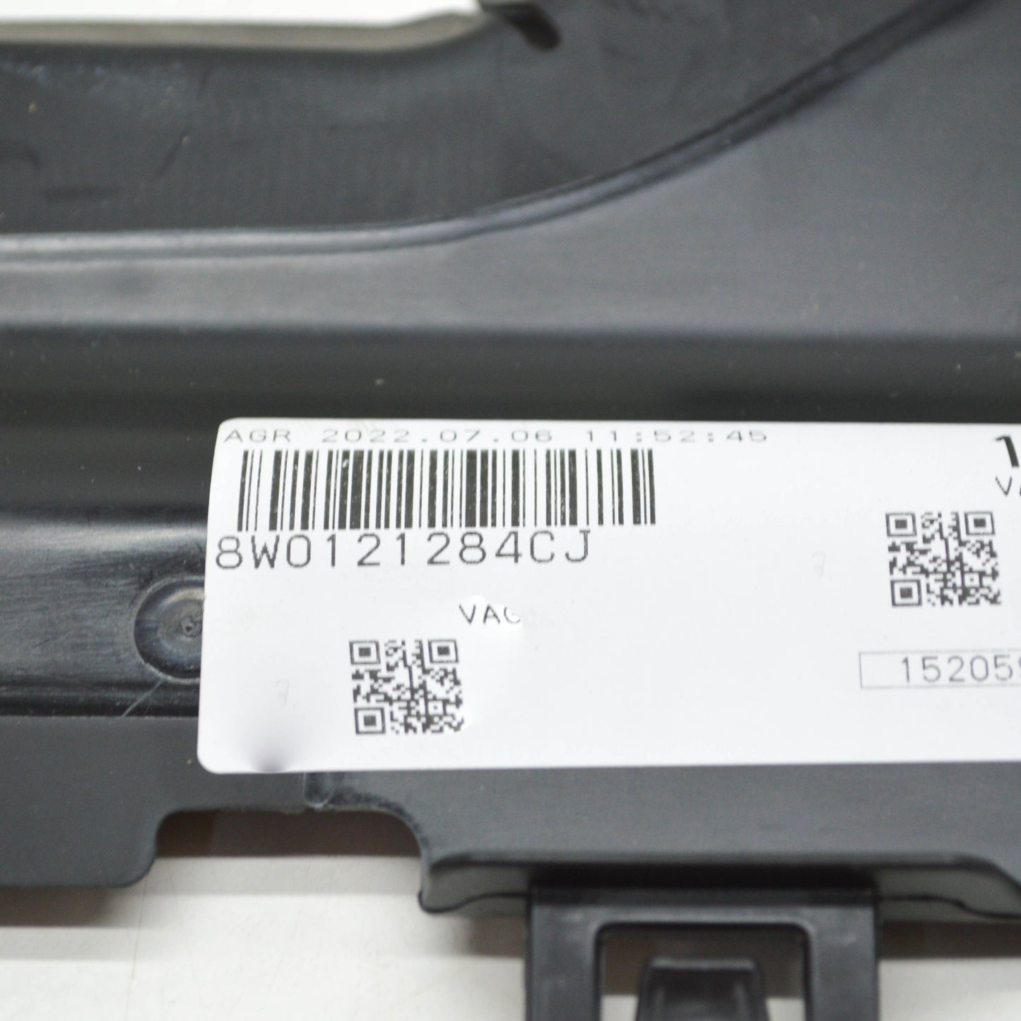 NEW AUDI RS4 B9 FRONT RIGHT AIR GUIDE 8W0121284CJ ORIGINAL