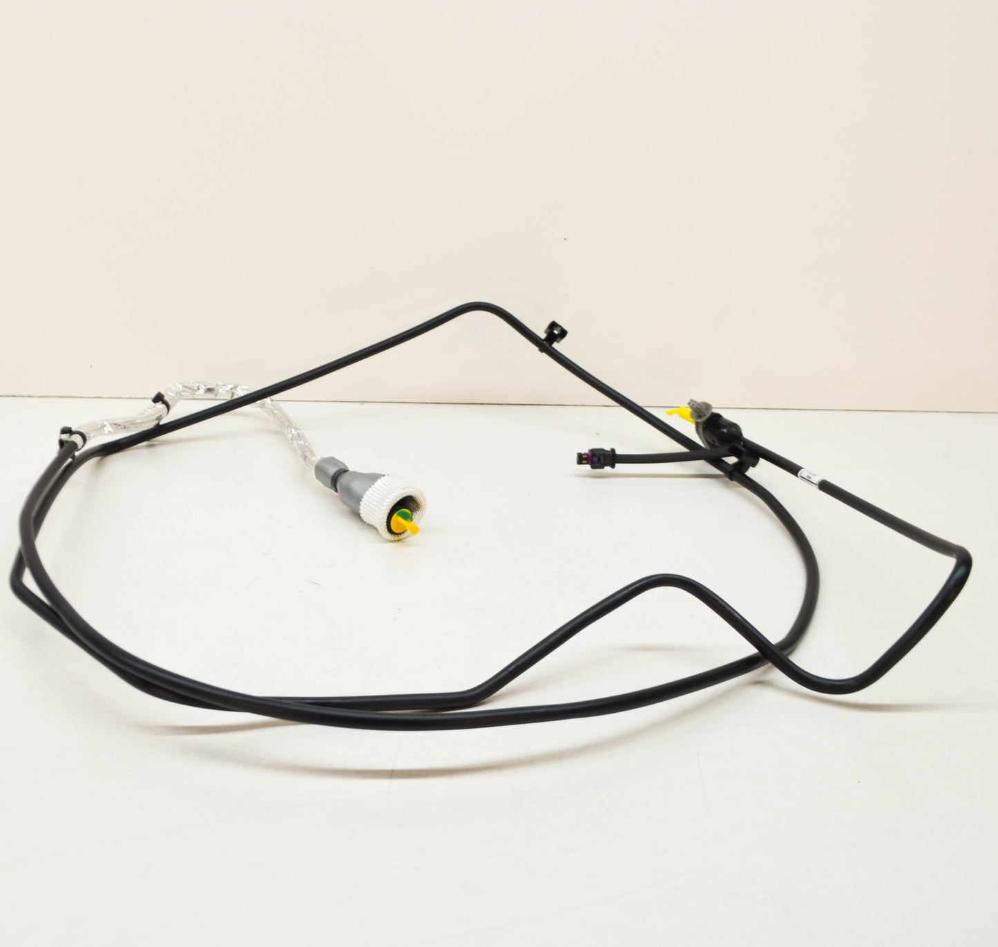 new jaguar f-pace x761 front fuel pipe line t4a26632 original