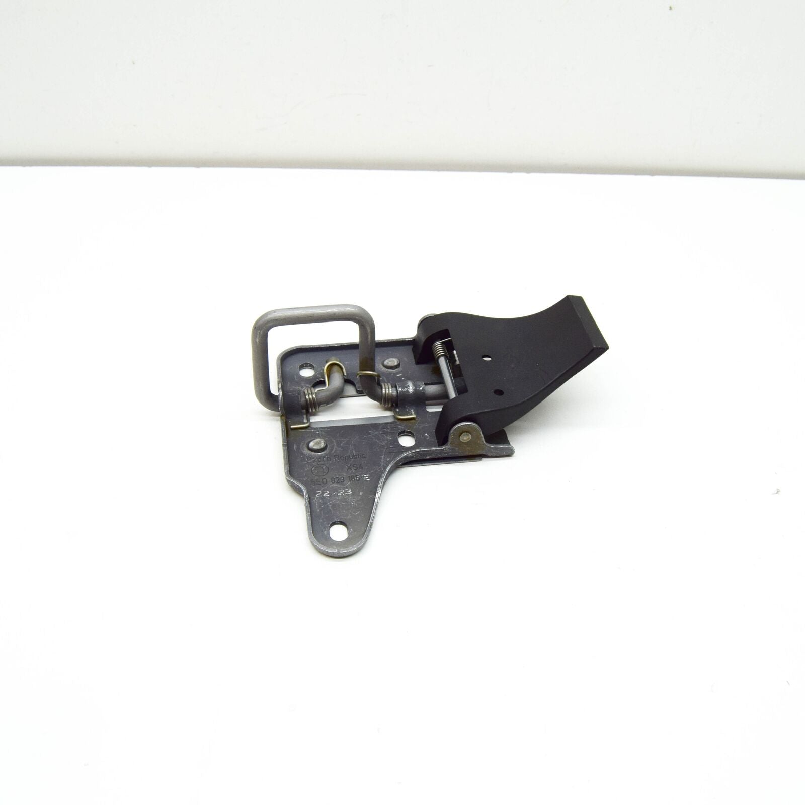 NEW SKODA OCTAVIA 5E MK3 UPPER BONNET LOCK 5E0823186E ORIGINAL