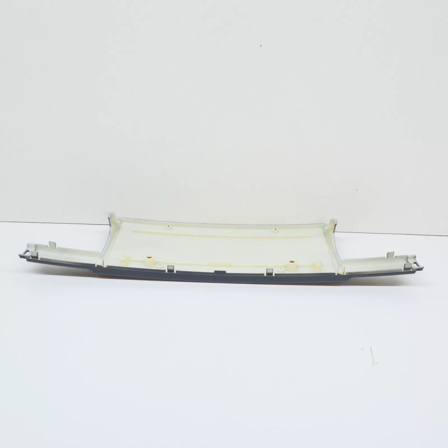 NEW BMW 5 E39 FRONT BUMPER CENTRAL LICENSE PLATE BASE 51117005978 ORIGINAL