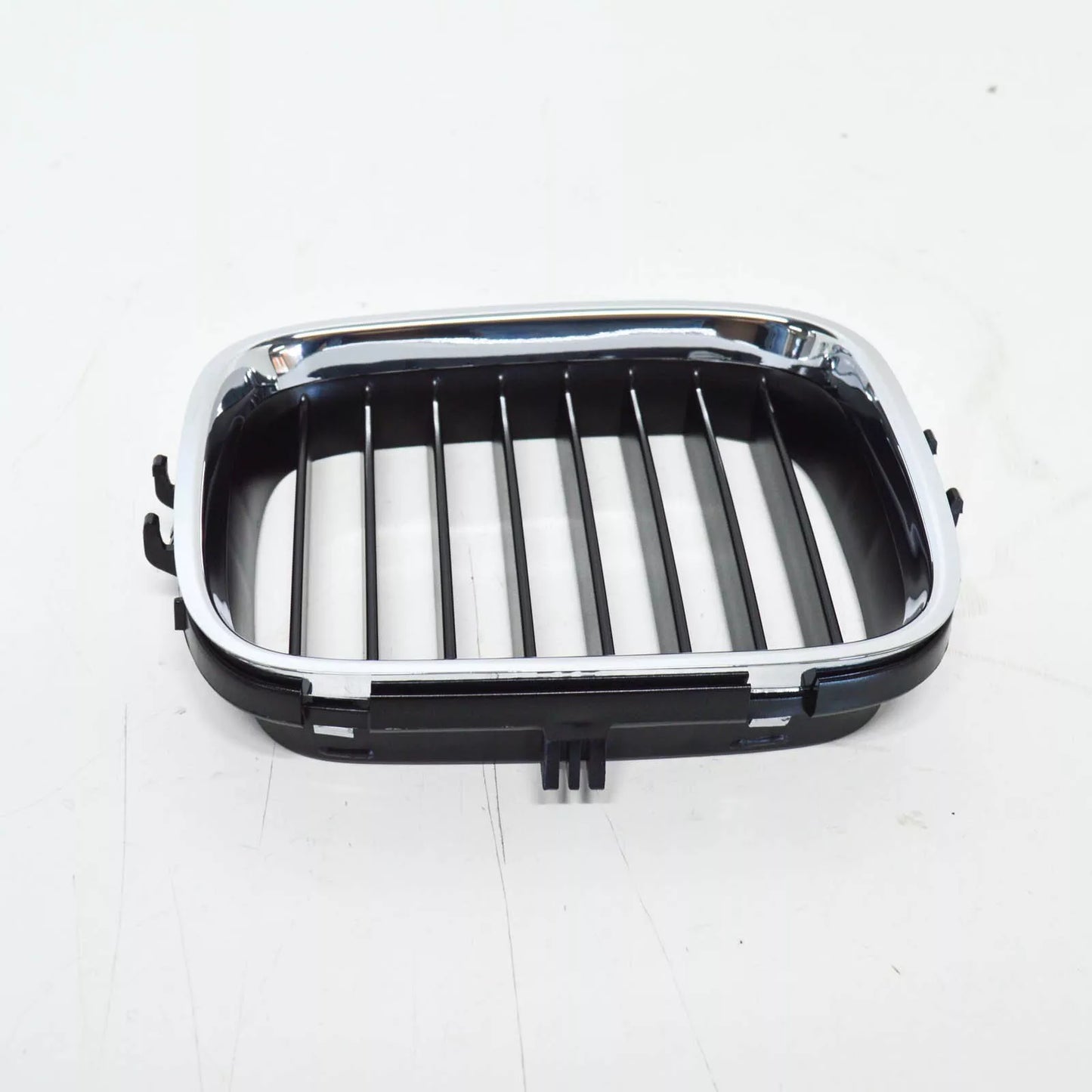NEW BMW 8 E31 FRONT RADIATOR KIDNEY GRILLE RIGHT 51138124272 8124272 ORIGINAL