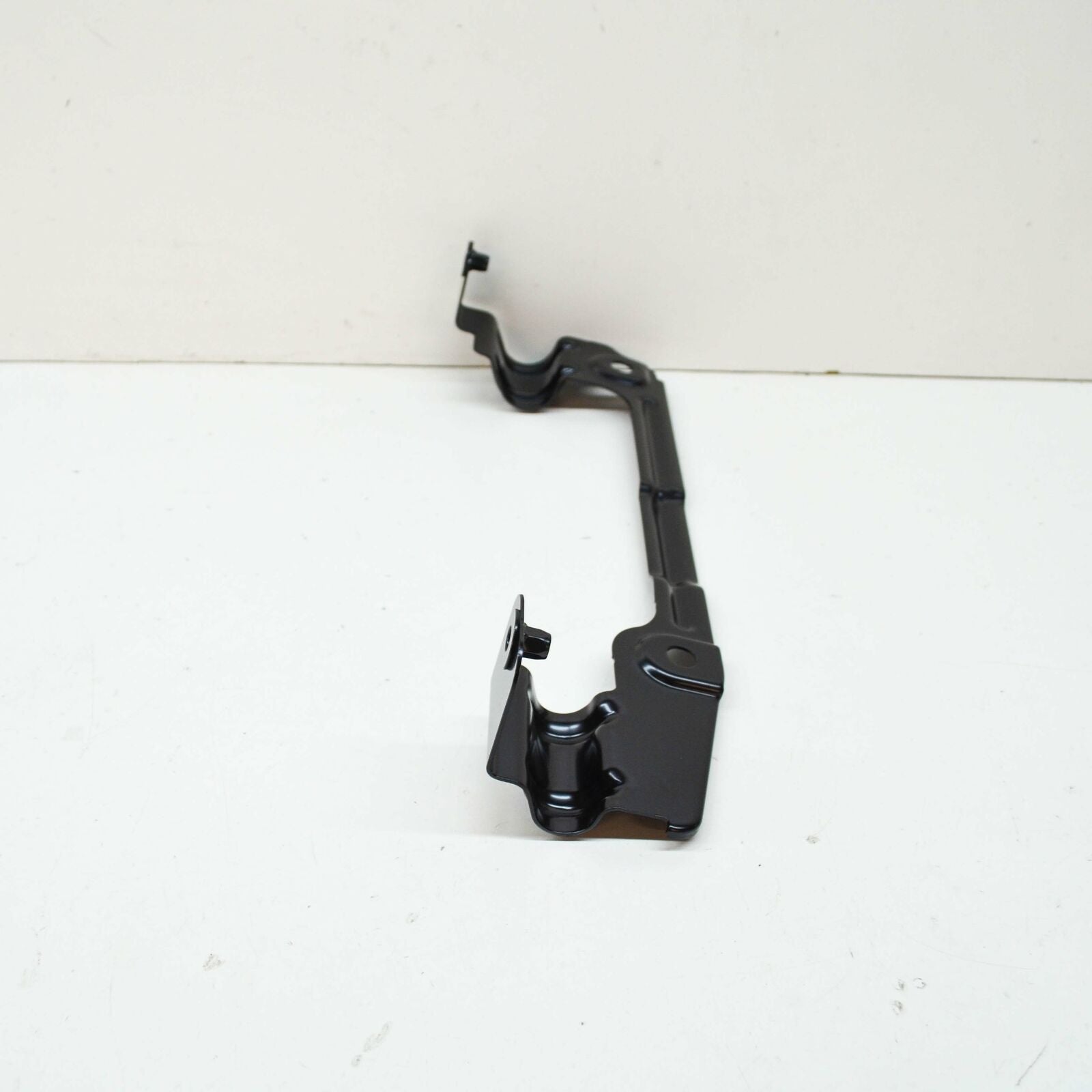 NEW AUDI A6 C8 FRONT RIGHT FENDER WING HOLDER 4K0821168 ORIGINAL