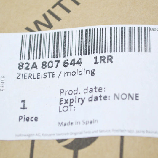 NEW AUDI A1 SPORTBACK GBA REAR BUMPER CENTER MOLDING 82A8076441RR