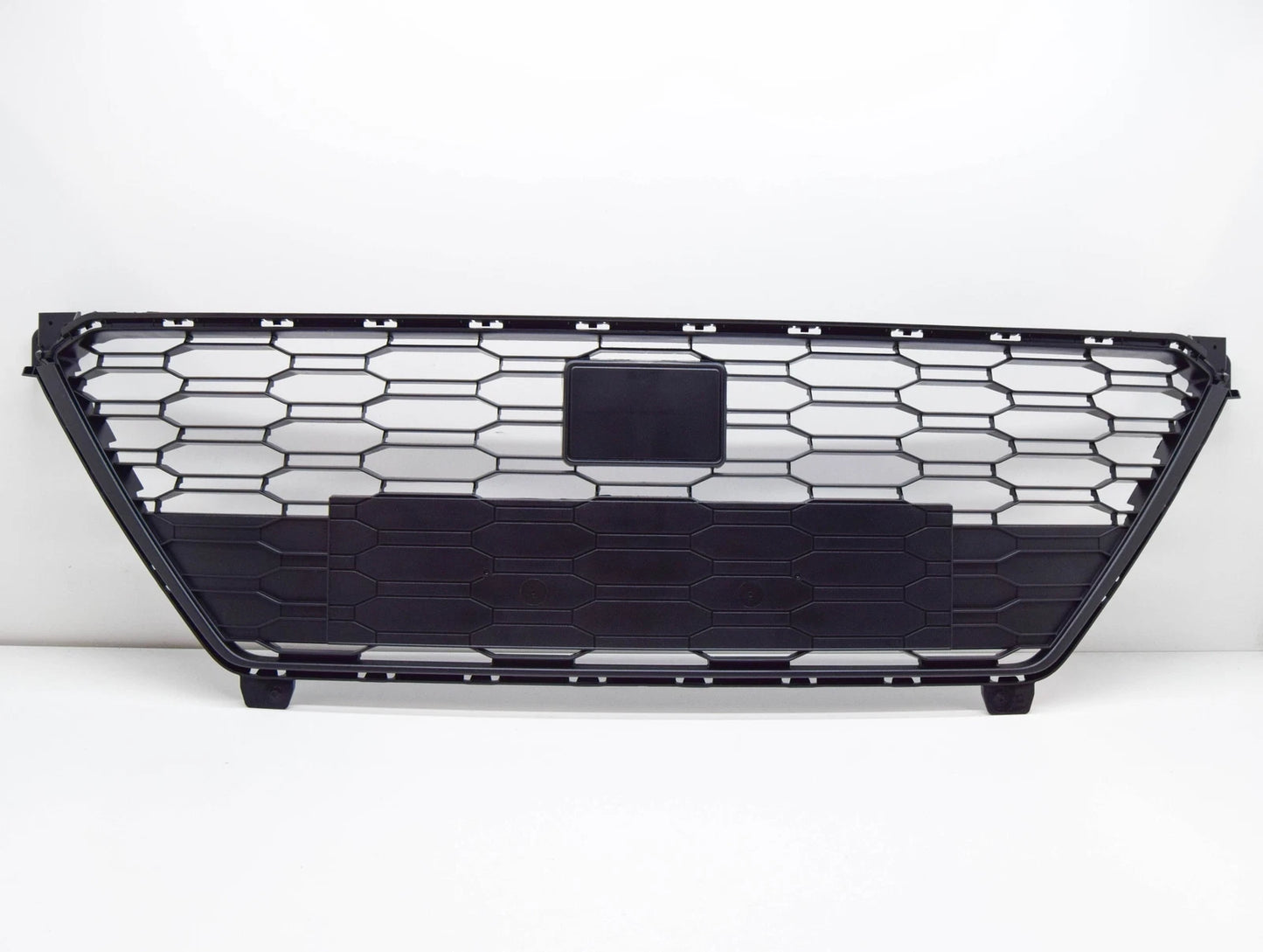NEW SEAT ARONA KJ FRONT BUMPER CENTER GRILLE 6F9853667D9B9 ORIGINAL