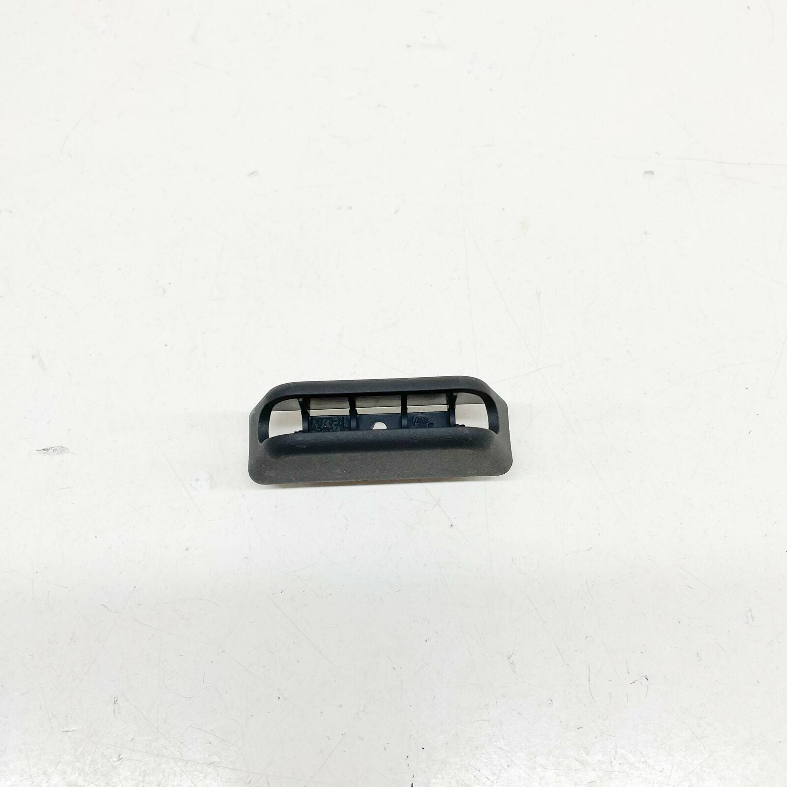 new ford mondeo mk5 estate load compartment trim centre clip 1891183 original