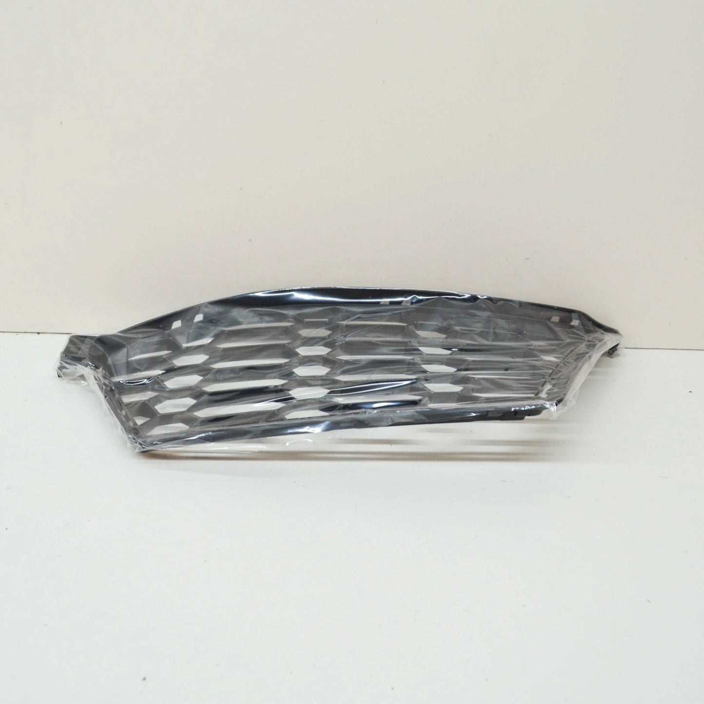 NEW BMW M4 COUPE G82 FRONT LEFT BUMPER GRILLE 51118069439 ORIGINAL