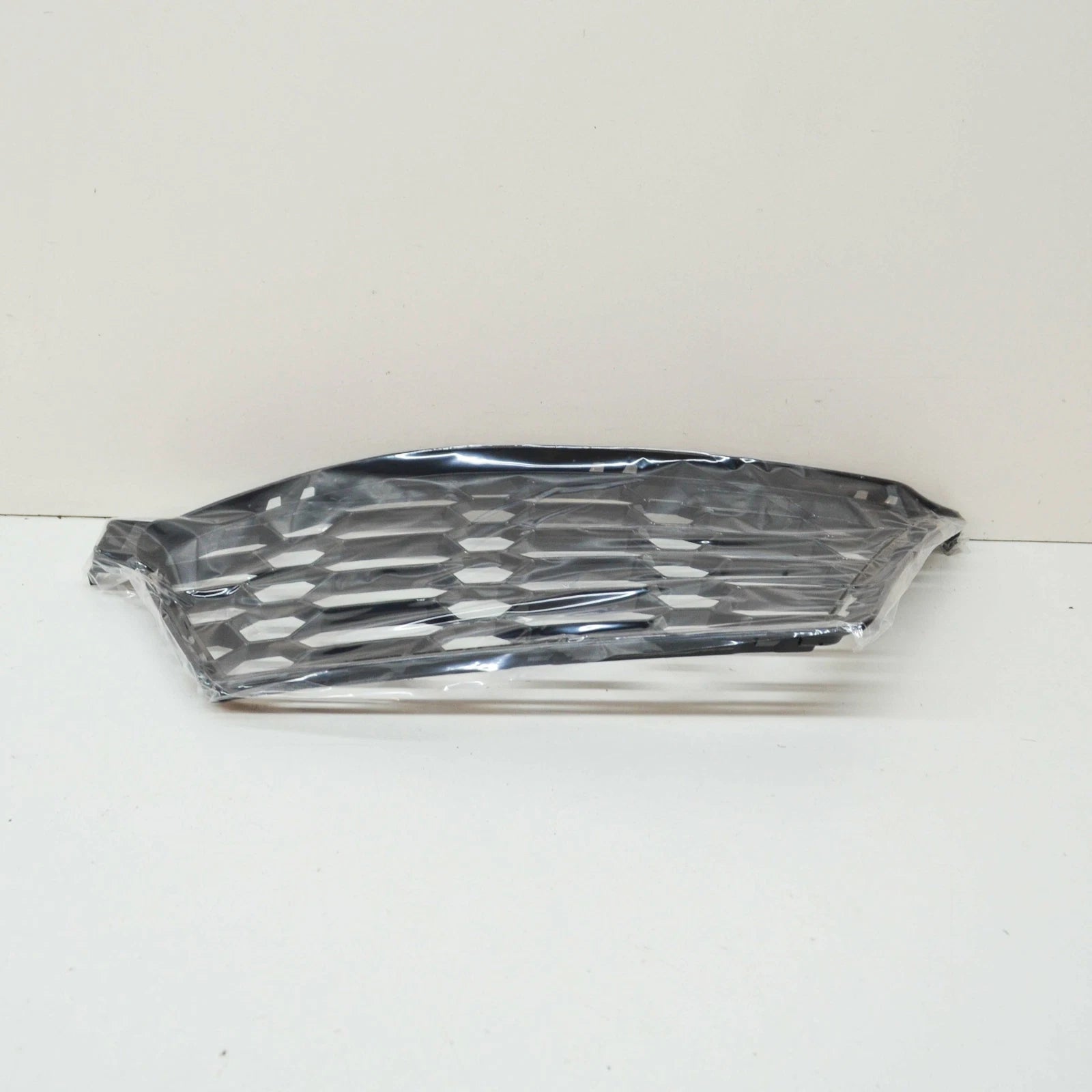 NEW BMW M4 COUPE G82 FRONT LEFT BUMPER GRILLE 51118069439 ORIGINAL