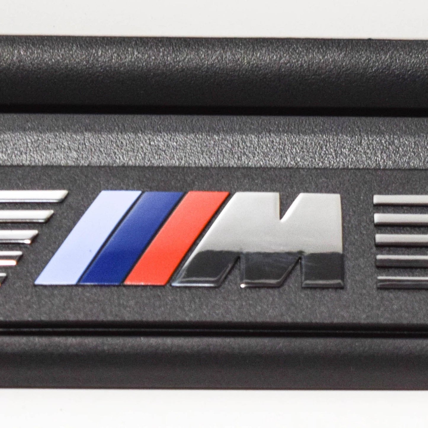 NEW BMW 1 E88 M SPORT LEFT DOOR ENTRY SILL STRIP 51478045297 2011 ORIGINAL