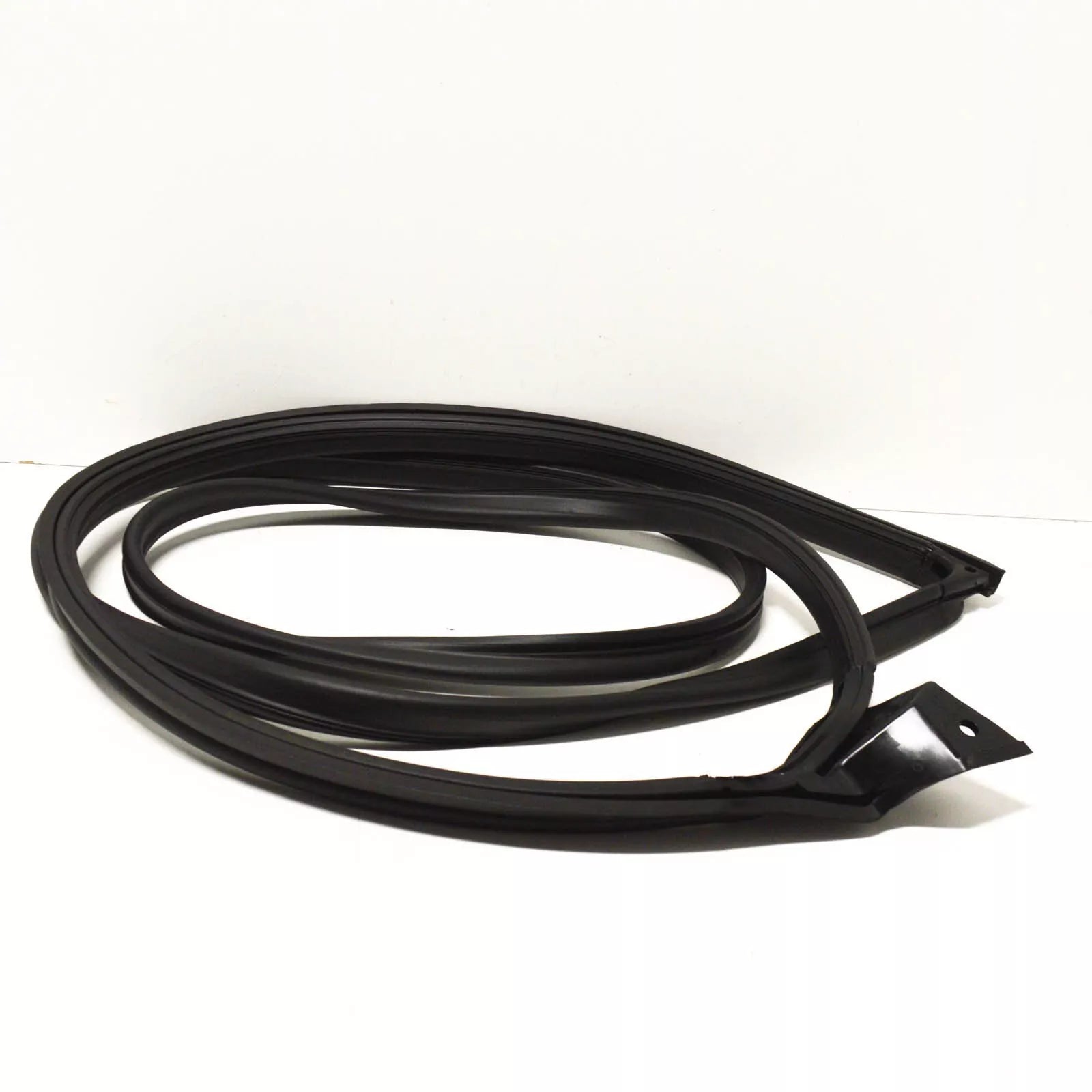 NEW MERCEDES-BENZ 190 W201 FRONT LEFT DOOR WEATHERSTRIP A2017200578