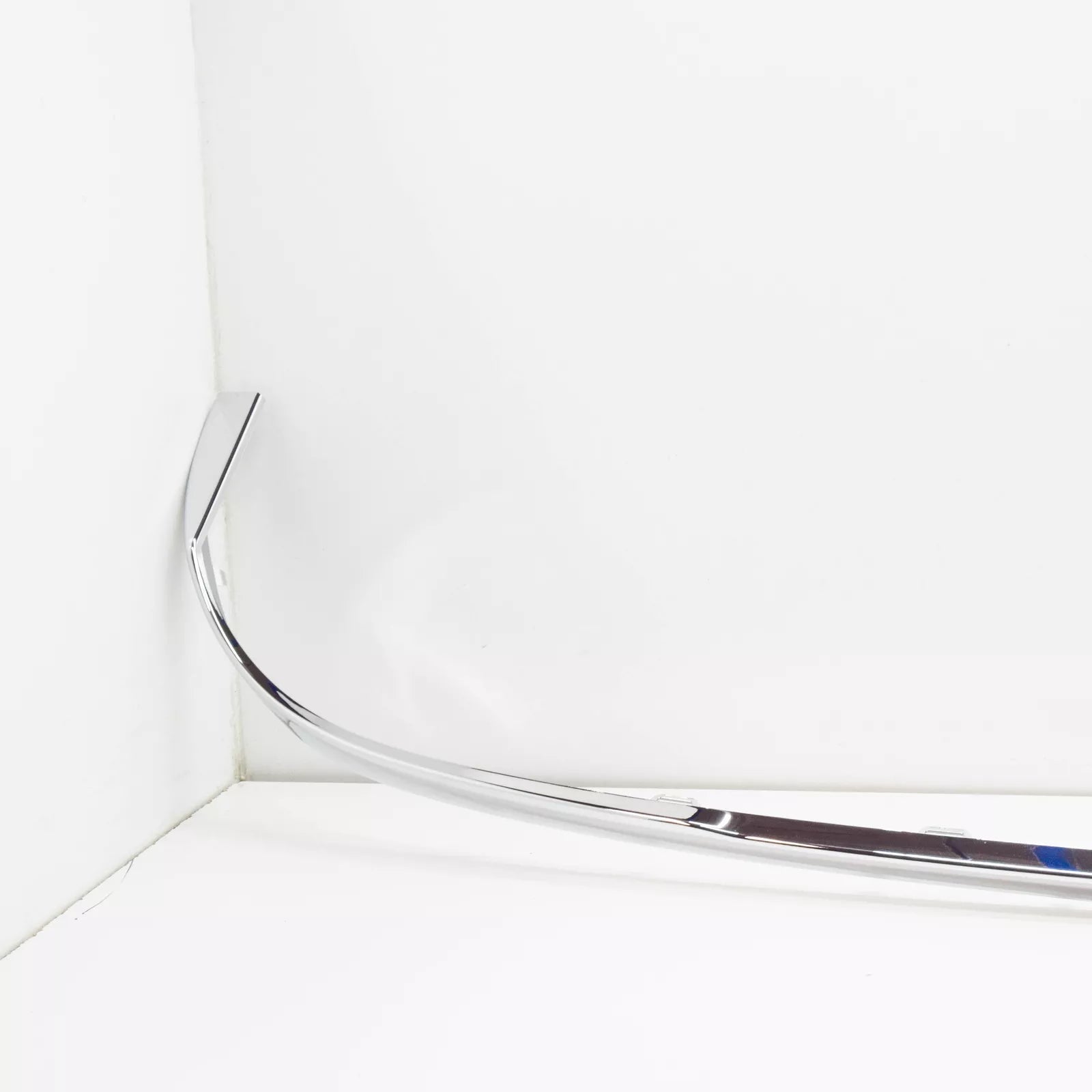 NEW MB E C207 AMG REAR BUMPER CHROME TRIM A2078852521 ORIGINAL