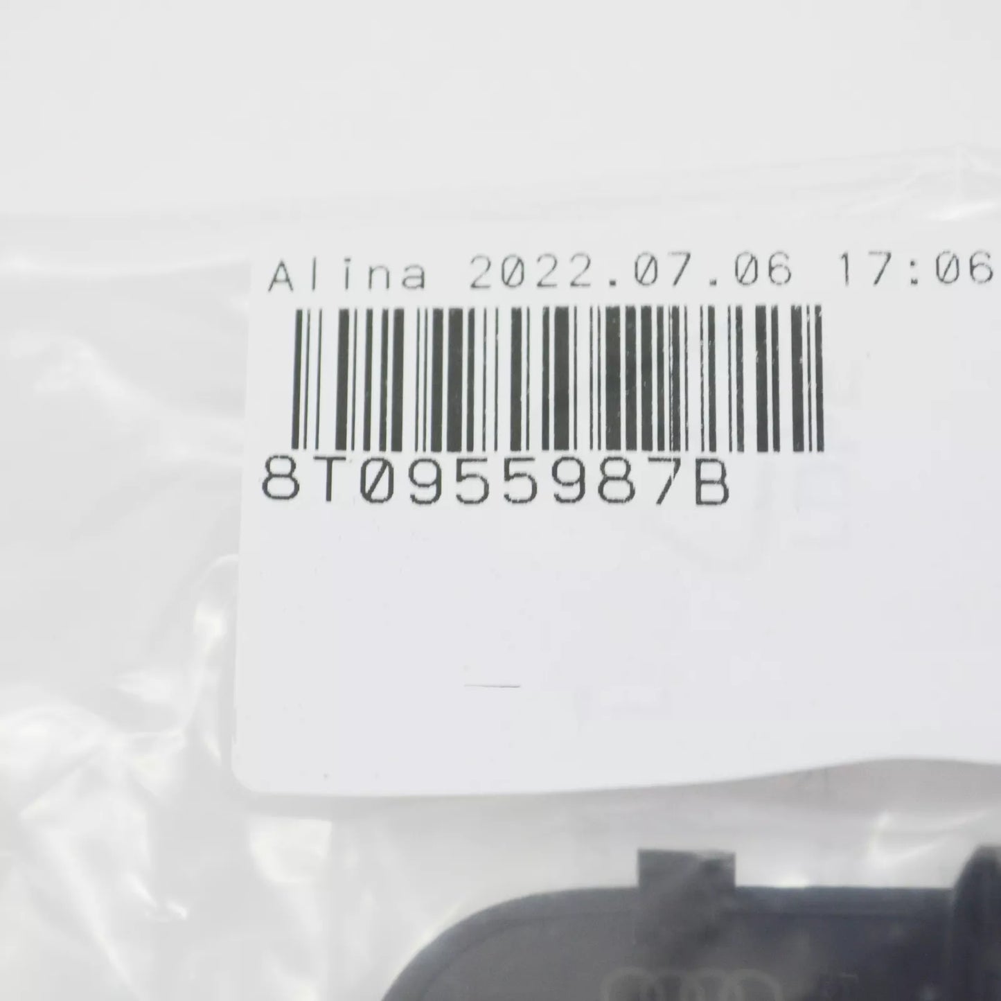 NEW AUDI A4 B8 FRONT WINDSHIELD WASHER JET LEFT 8T0955987B