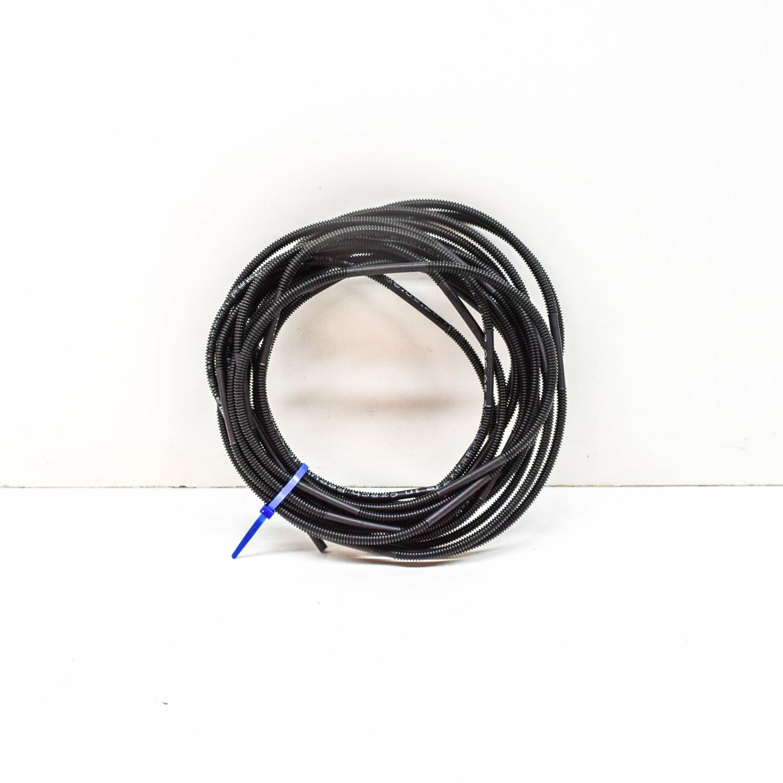 NEW AUDI A1 8X FRONT WINDSCREEN WASHER SYSTEM CORRUGATED PIPE 1J0955751D