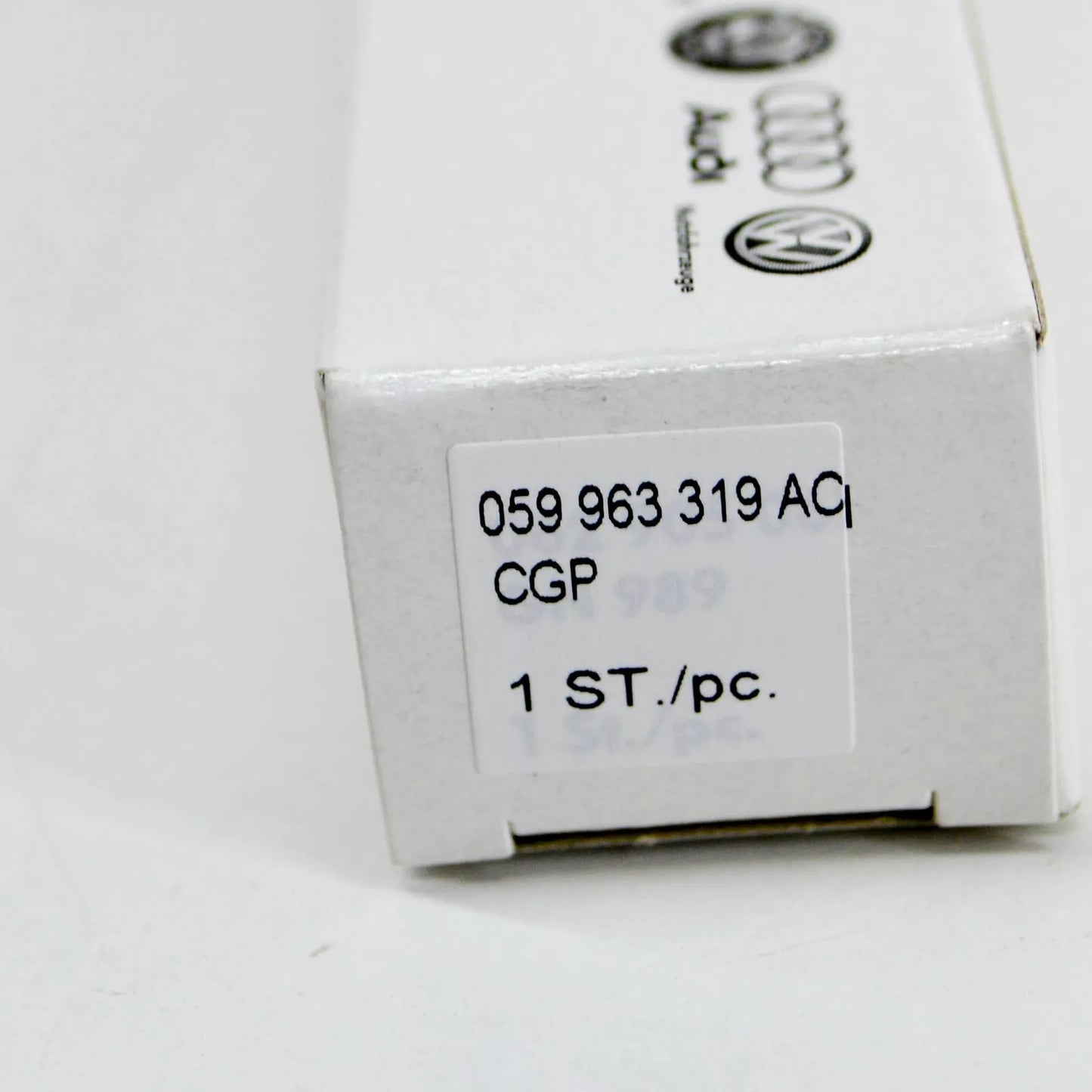 NEW AUDI Q7 4M GLOW PLUG 059963319AC ORIGINAL