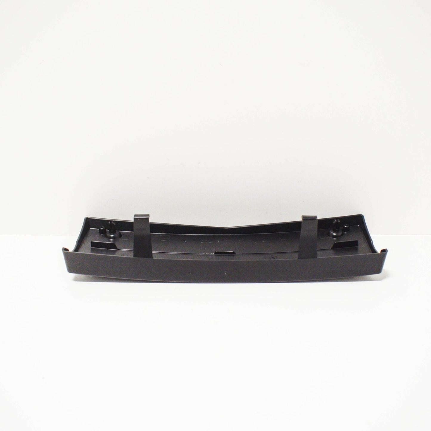NEW MERCEDES-BENZ C W204 FRONT BUMPER LICENSE PLATE MOULDING A2048170478