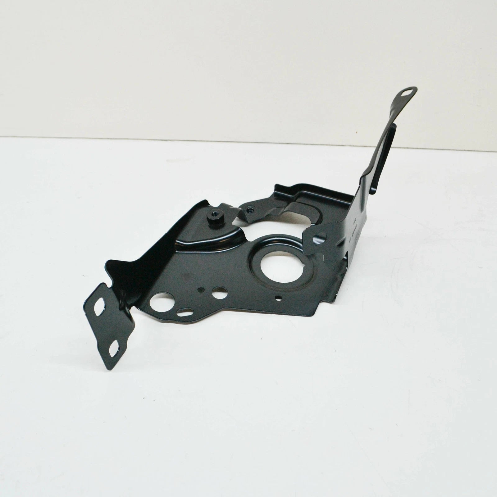 NEW BMW M3 G80 COMPETITION FRONT LEFT FENDER HOLDER 41008082031 ORIGINAL