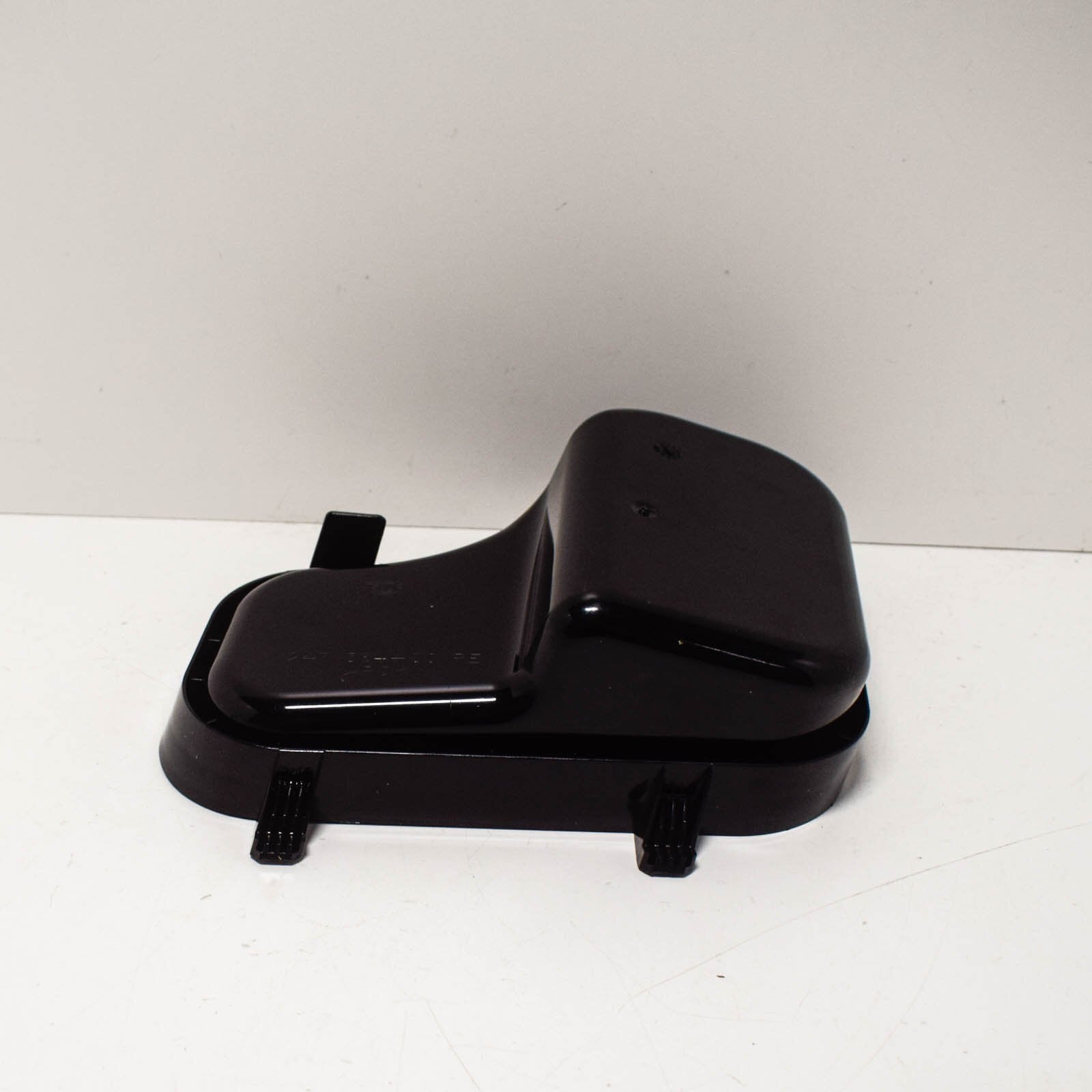Genuine MB SPRINTER 906 Right Front Headlight Bulb Cover A000826642464 NEW OEM