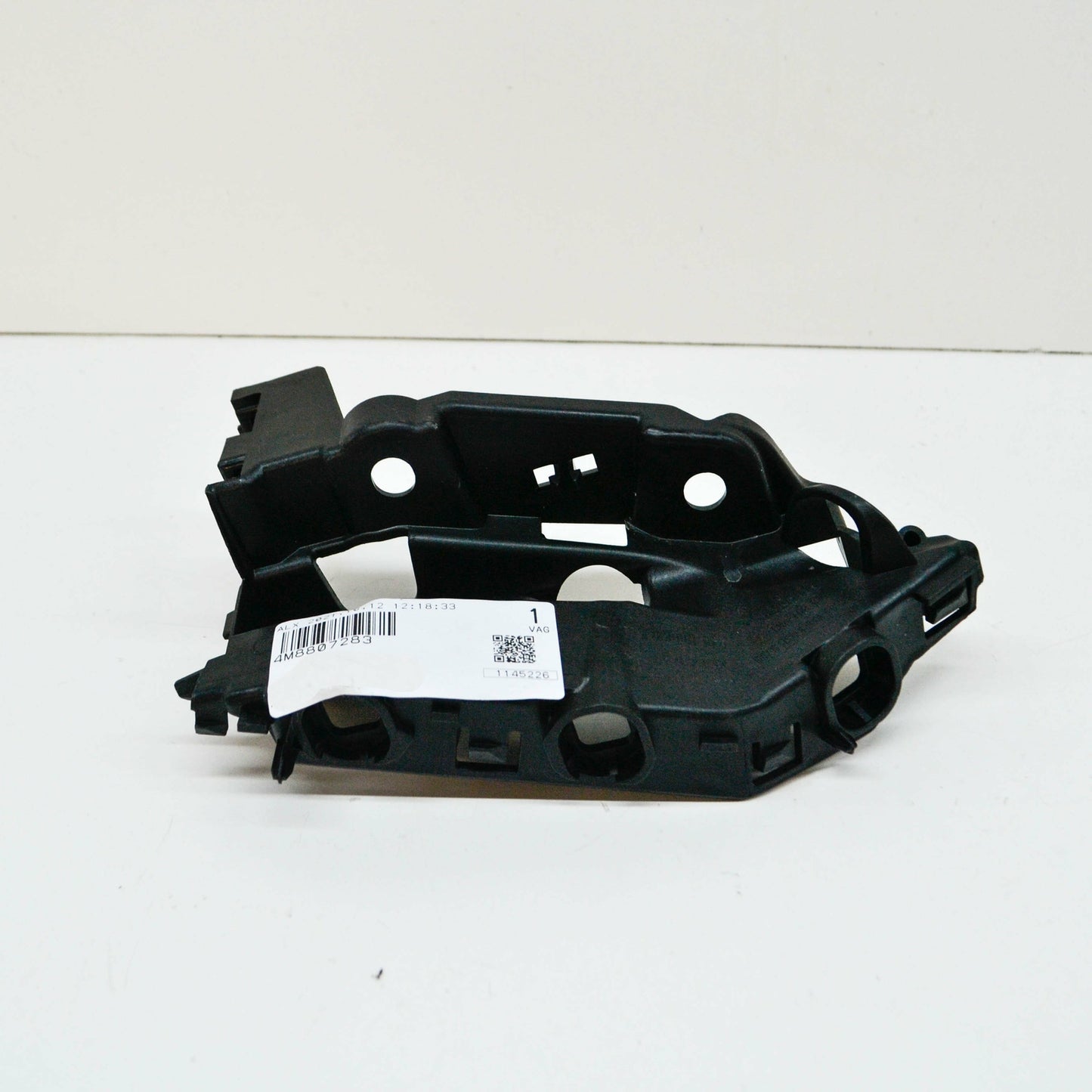 NEW AUDI Q8 SQ8 FRONT LEFT BUMPER UPPER GUIDE 4M8807283 ORIGINAL