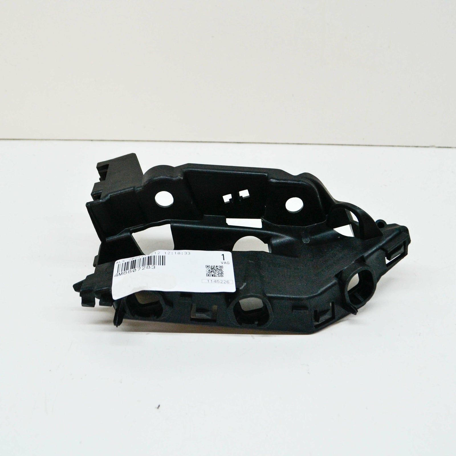 NEW AUDI Q8 SQ8 FRONT LEFT BUMPER UPPER GUIDE 4M8807283 ORIGINAL