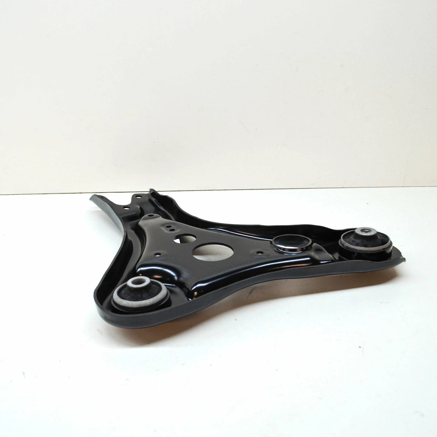 NEW VOLKSWAGEN ID.3 FRONT RIGHT LOWER WISHBONE CONTROL ARM 1EA407152B ORIGINAL