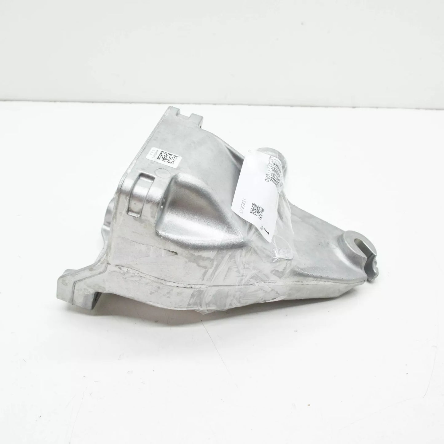 NEW MERCEDES-BENZ A W177 ENGINE BRACKET RIGHT SIDE A6542231000